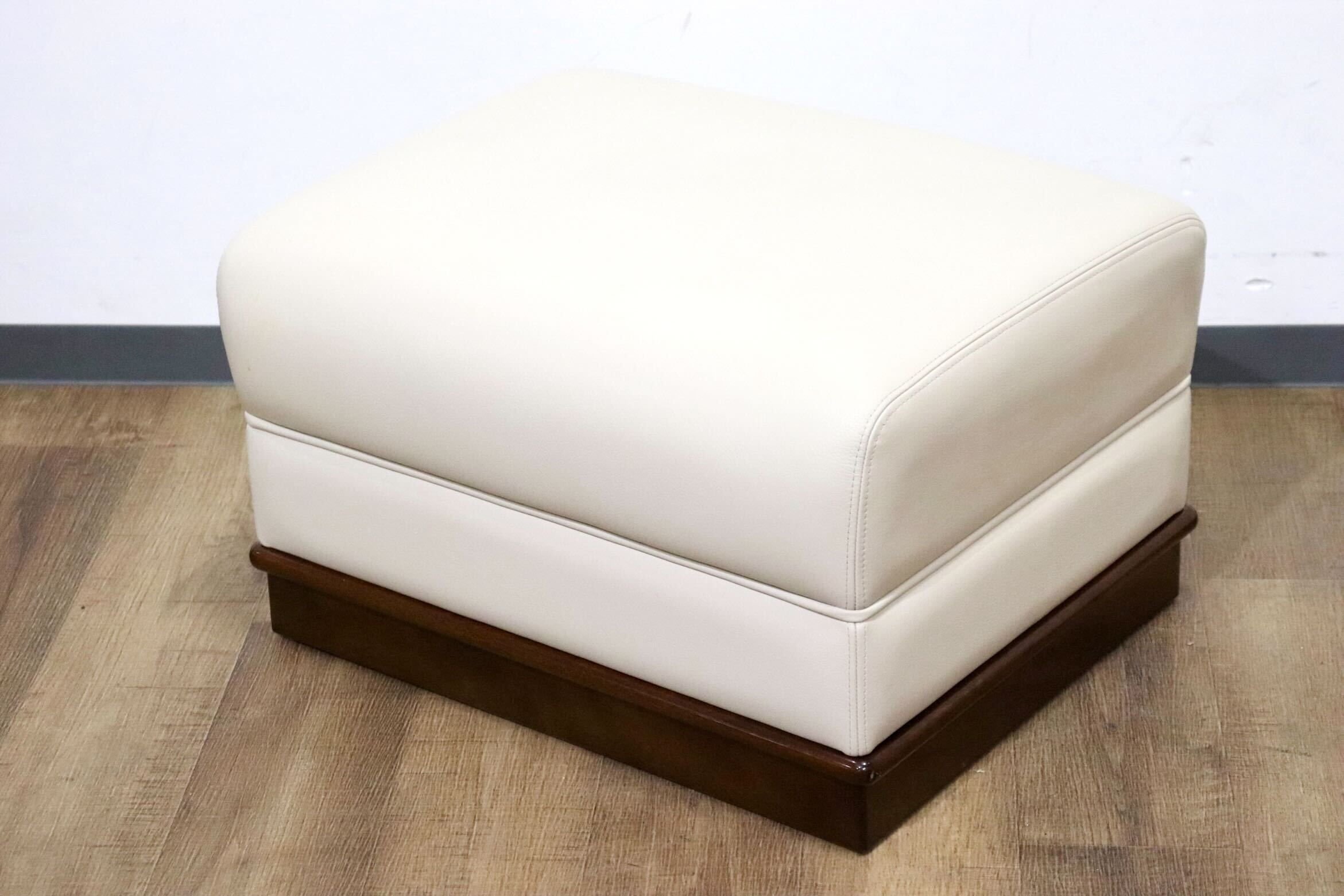 GMHN309C○モリシゲ / MORISHIGE オットマン フットスツール 腰掛け 足置き 本革 モダン クラシック 最高級 IDC大塚家具