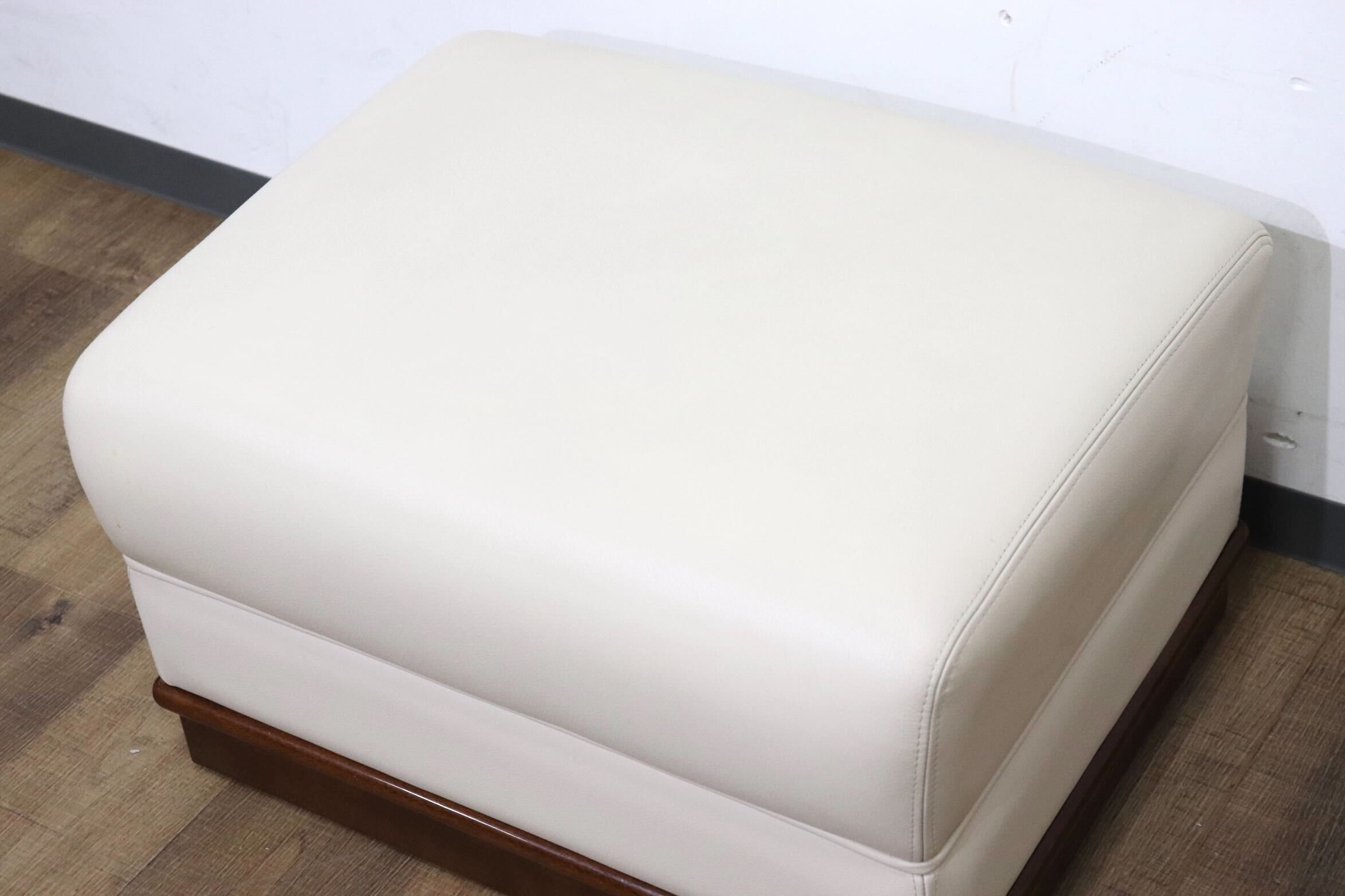 GMHN309C○モリシゲ / MORISHIGE オットマン フットスツール 腰掛け 足置き 本革 モダン クラシック 最高級 IDC大塚家具