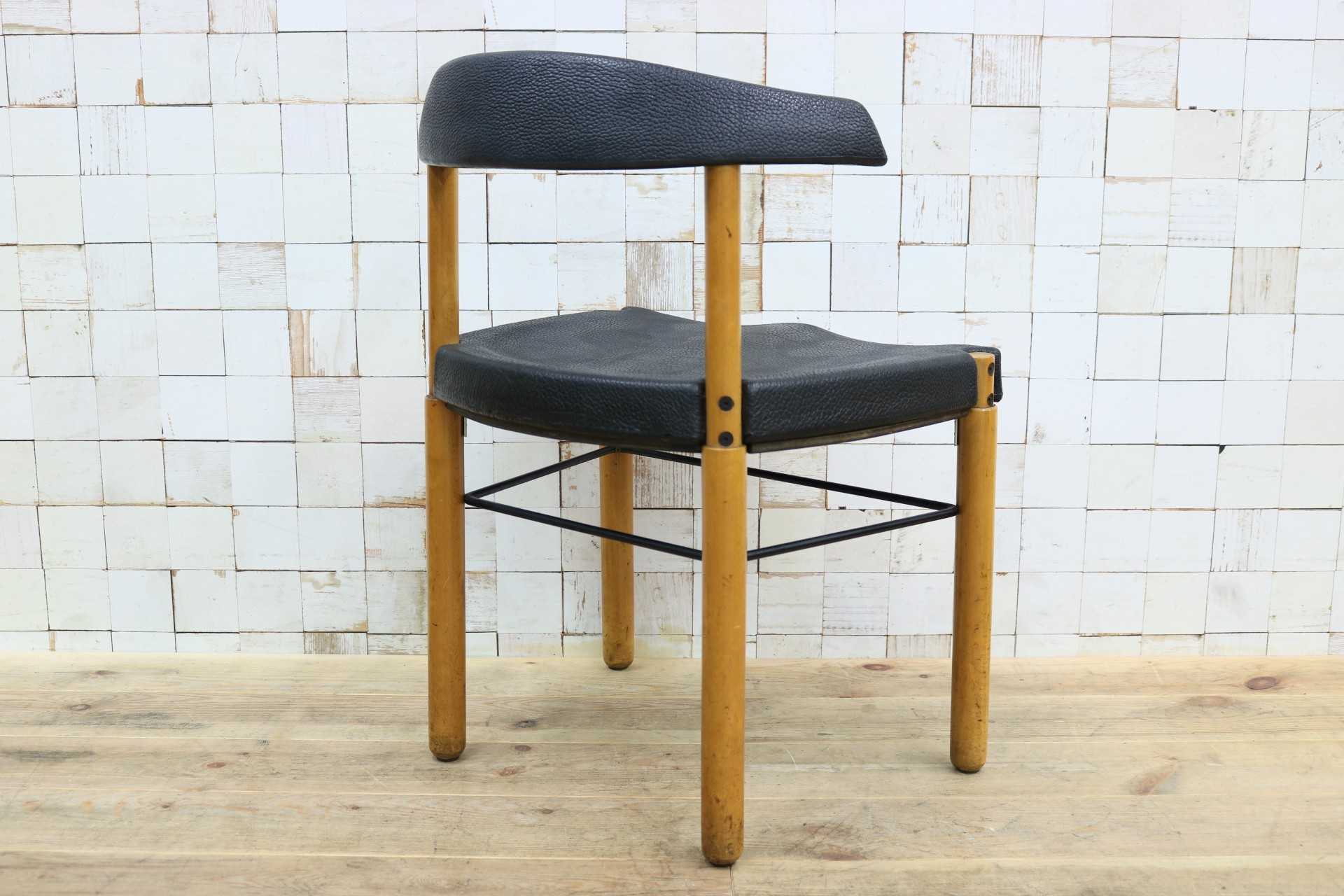 GMIN7R〇Cassina / カッシーナ レオナルドチェア ダイニングチェア Strassle collection社 スイス 椅子 ブラック 北欧スタイル モダン