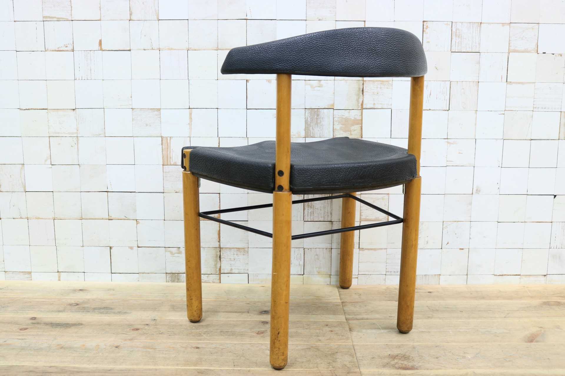 GMIN7R〇Cassina / カッシーナ レオナルドチェア ダイニングチェア Strassle collection社 スイス 椅子 ブラック 北欧スタイル モダン