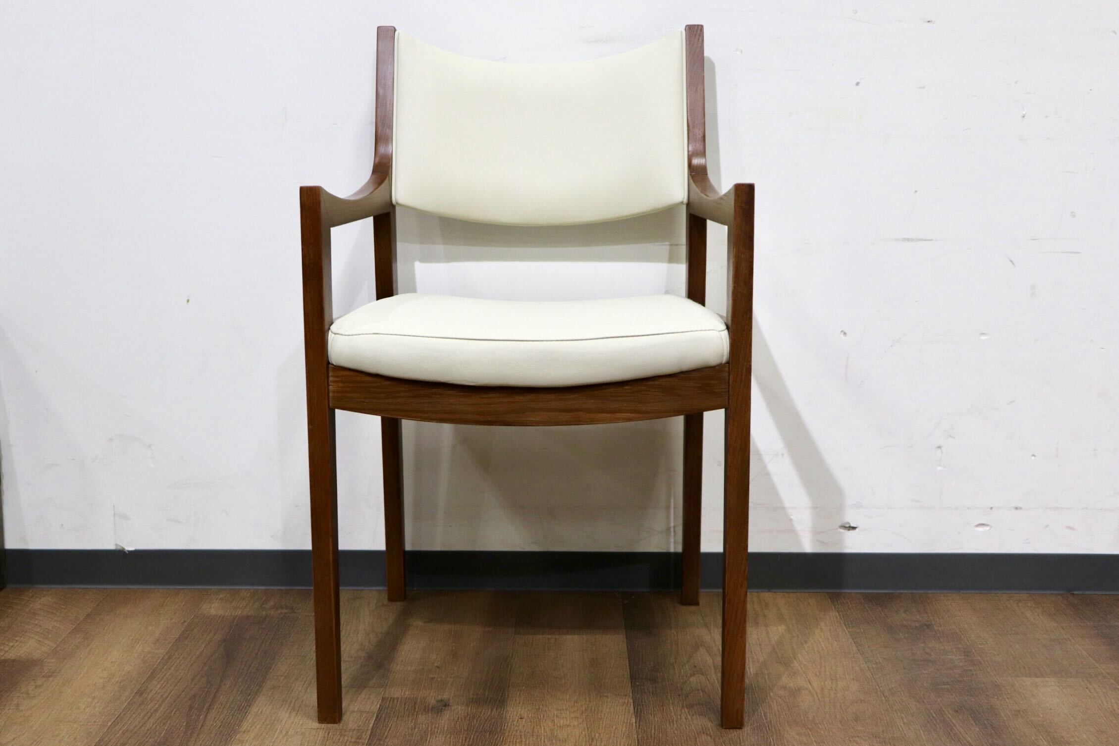 GMHN283H○MARGINAL / マージナル Chess MCH-200 ダイニングチェア アームチェア 椅子 チェア ホワイト シンプル 合皮 北欧スタイル 在庫品