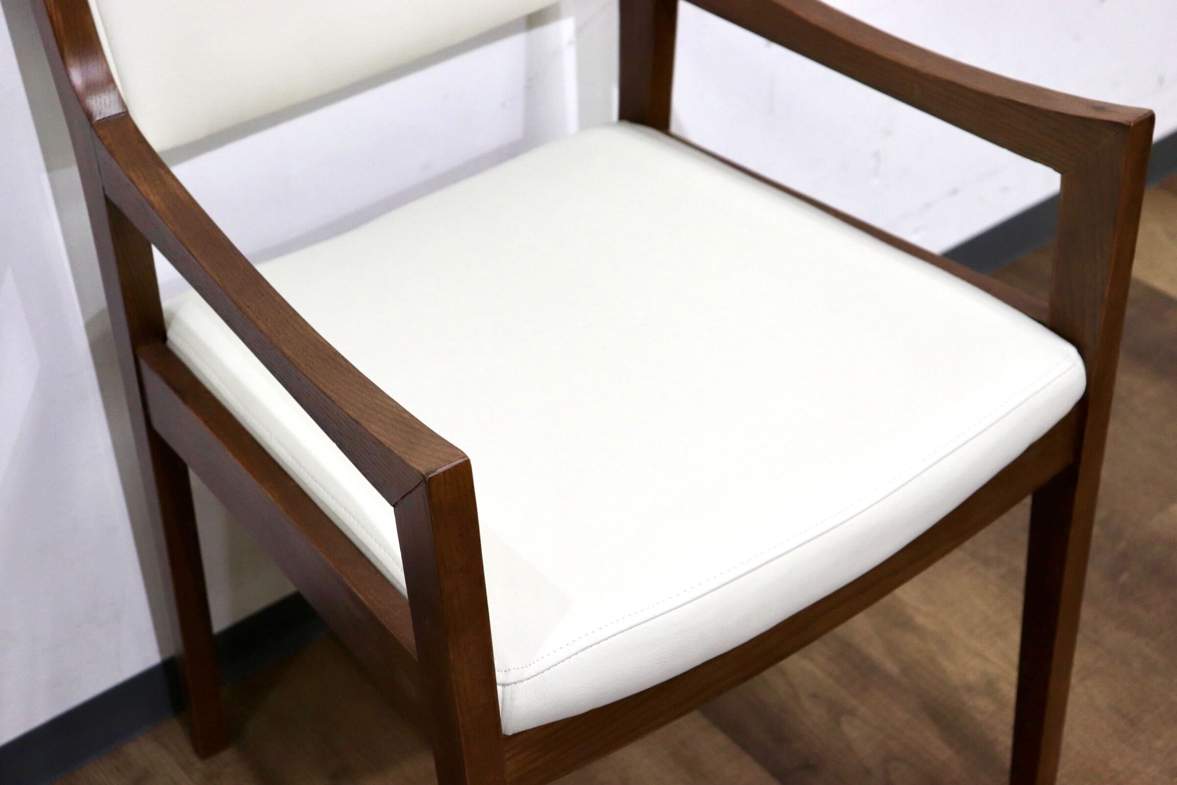 GMHN283H○MARGINAL / マージナル Chess MCH-200 ダイニングチェア アームチェア 椅子 チェア ホワイト シンプル 合皮 北欧スタイル 在庫品