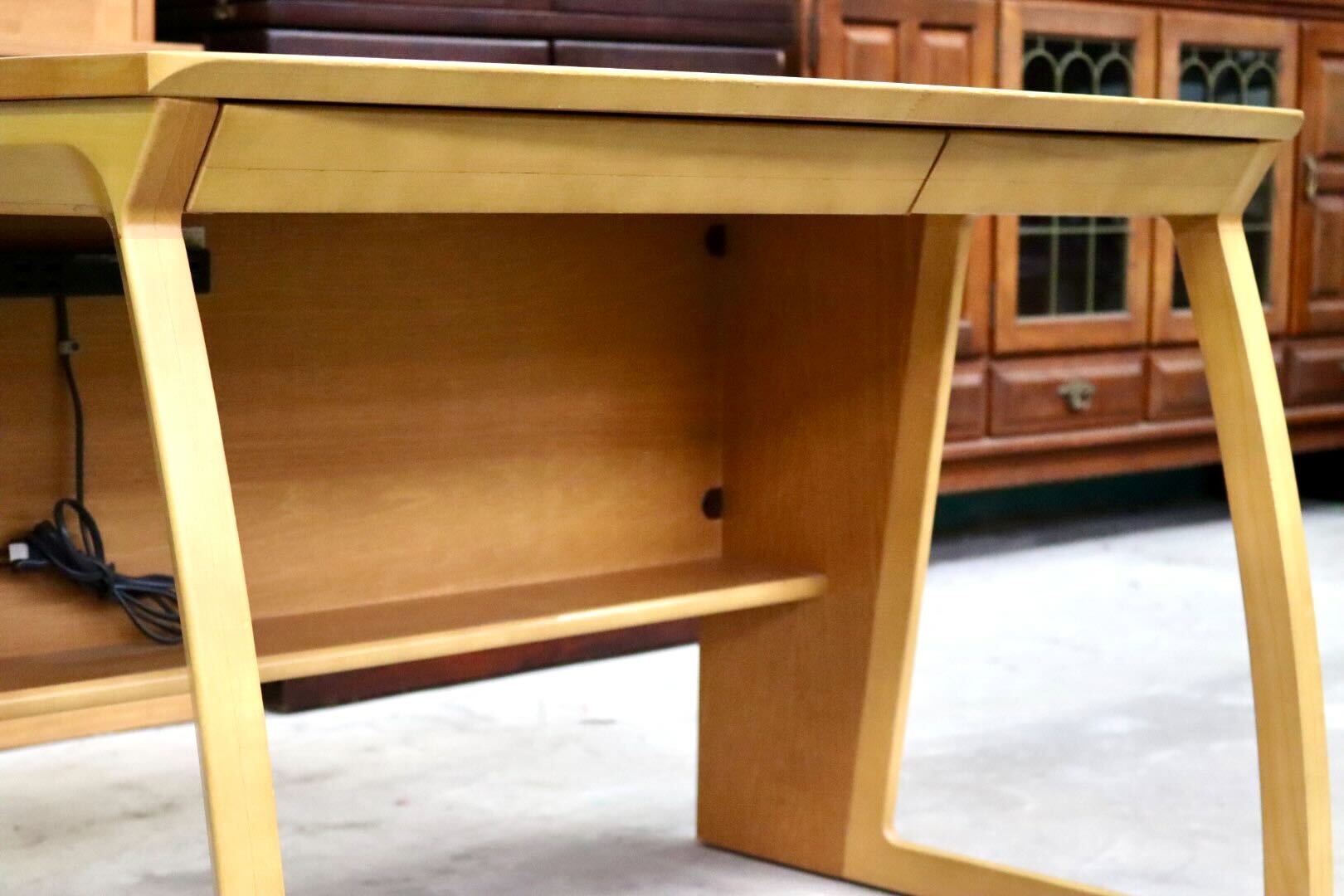 GMIH324○karimoku / カリモク 勉強机 学習机 パソコンデスク 作業台 机 デスク 書斎机 テーブル 引き出し 国産家具