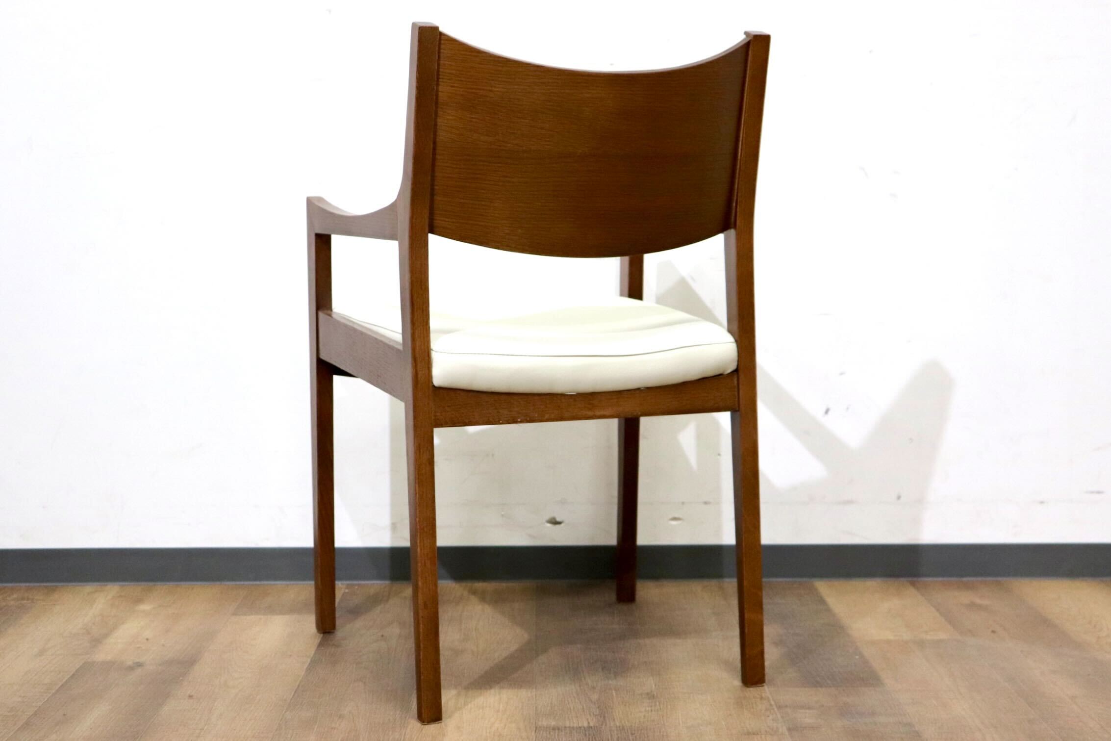 GMHN283H○MARGINAL / マージナル Chess MCH-200 ダイニングチェア アームチェア 椅子 チェア ホワイト シンプル 合皮 北欧スタイル 在庫品