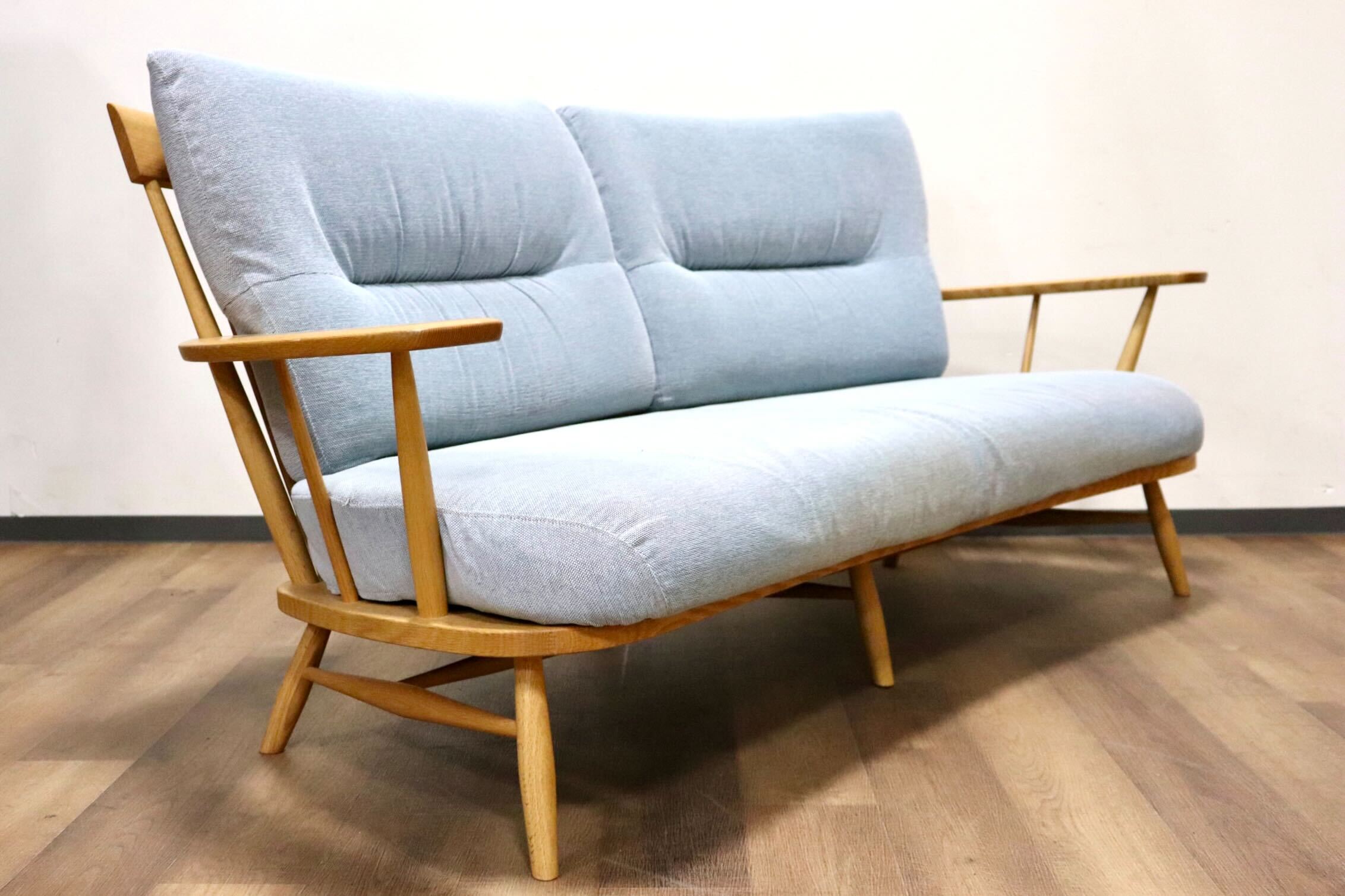 GMHK204○柏木工 / KASHIWA MORI 杜 2.5人掛けソファ ラブソファ オーク材 無垢 ファブリック IDC大塚家具 飛騨家具 北欧スタイル 約27万