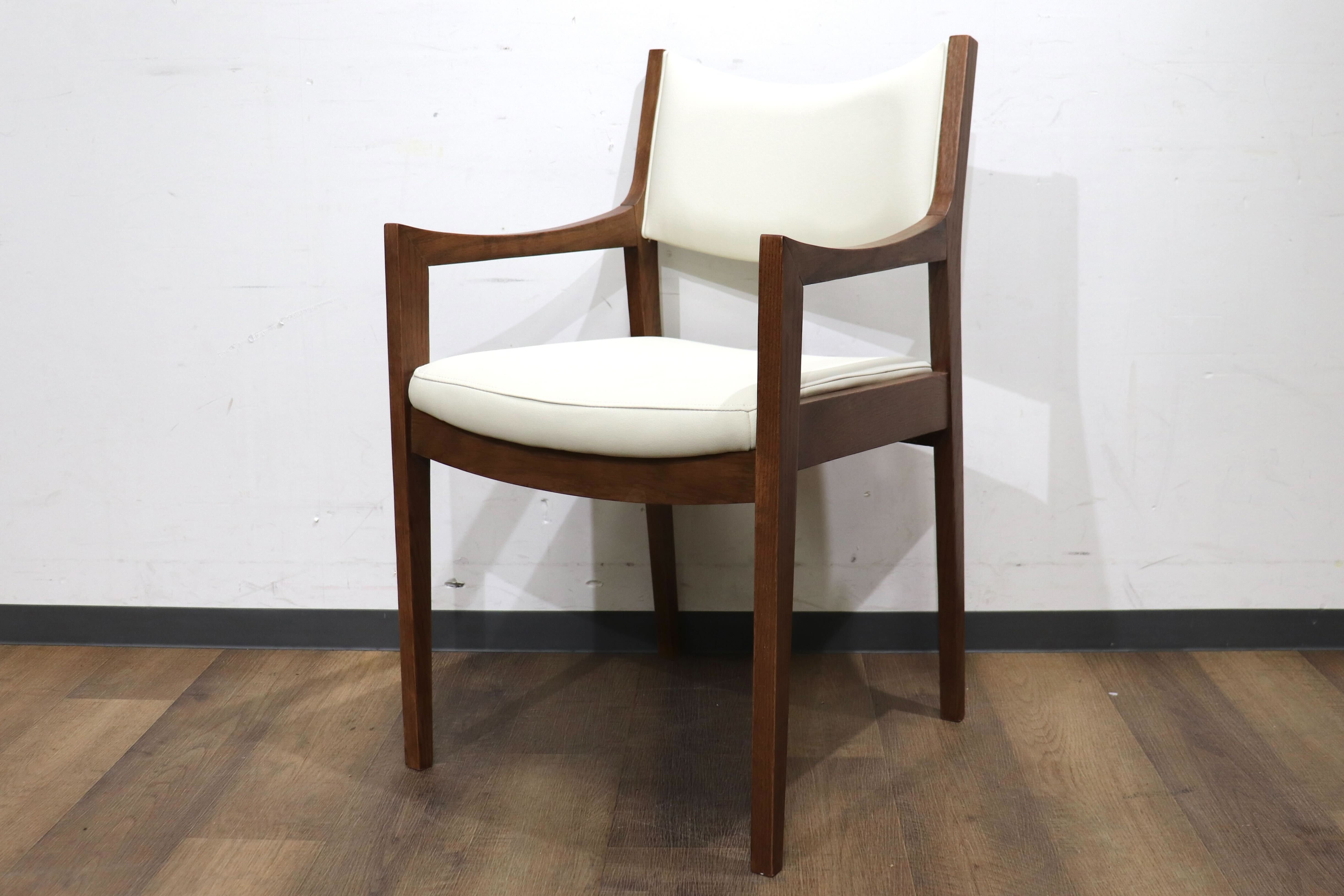 GMHN283A○MARGINAL / マージナル Chess MCH-200 ダイニングチェア アームチェア 椅子 チェア ホワイト シンプル 合皮 北欧スタイル 在庫品