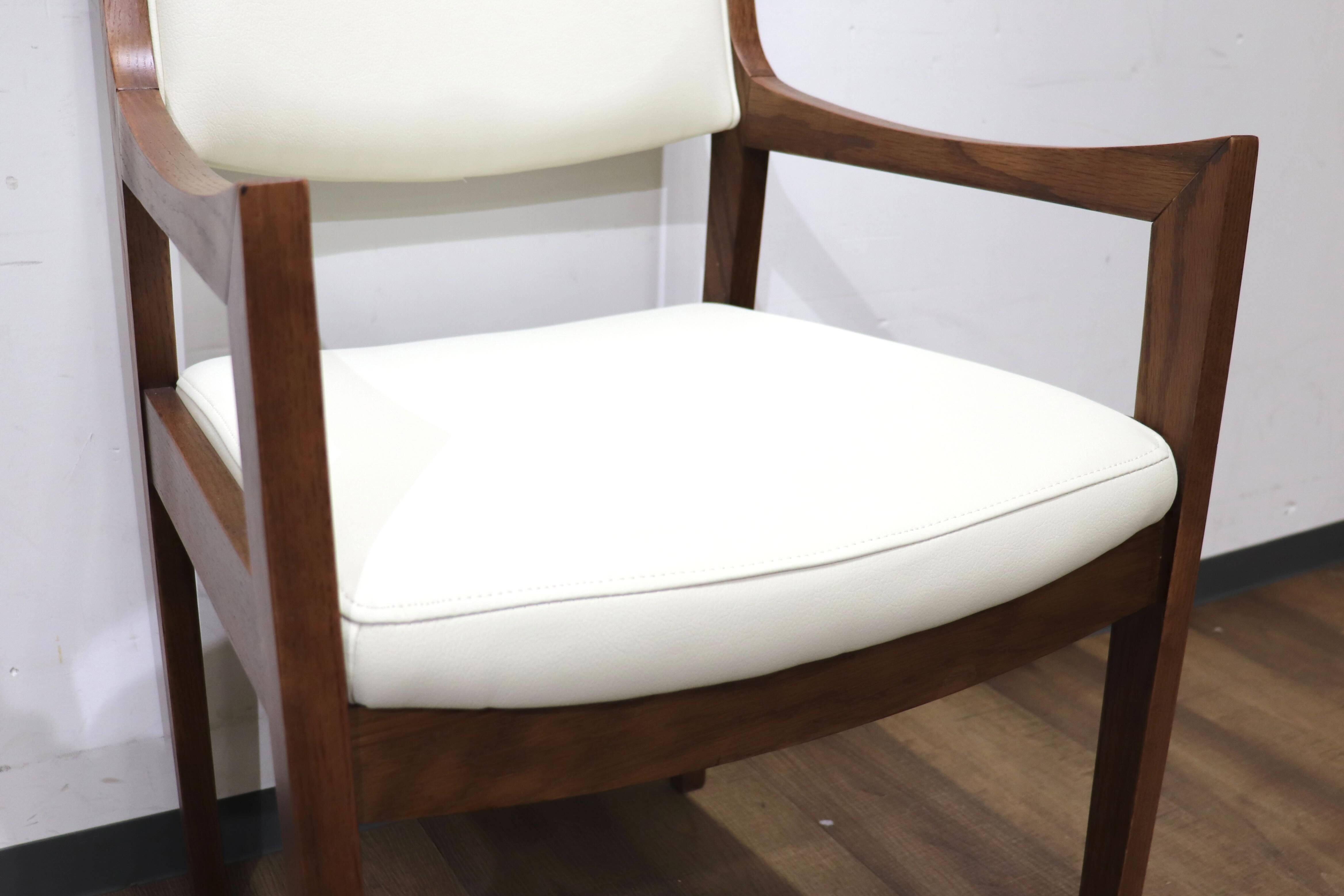 GMHN283A○MARGINAL / マージナル Chess MCH-200 ダイニングチェア アームチェア 椅子 チェア ホワイト シンプル 合皮 北欧スタイル 在庫品