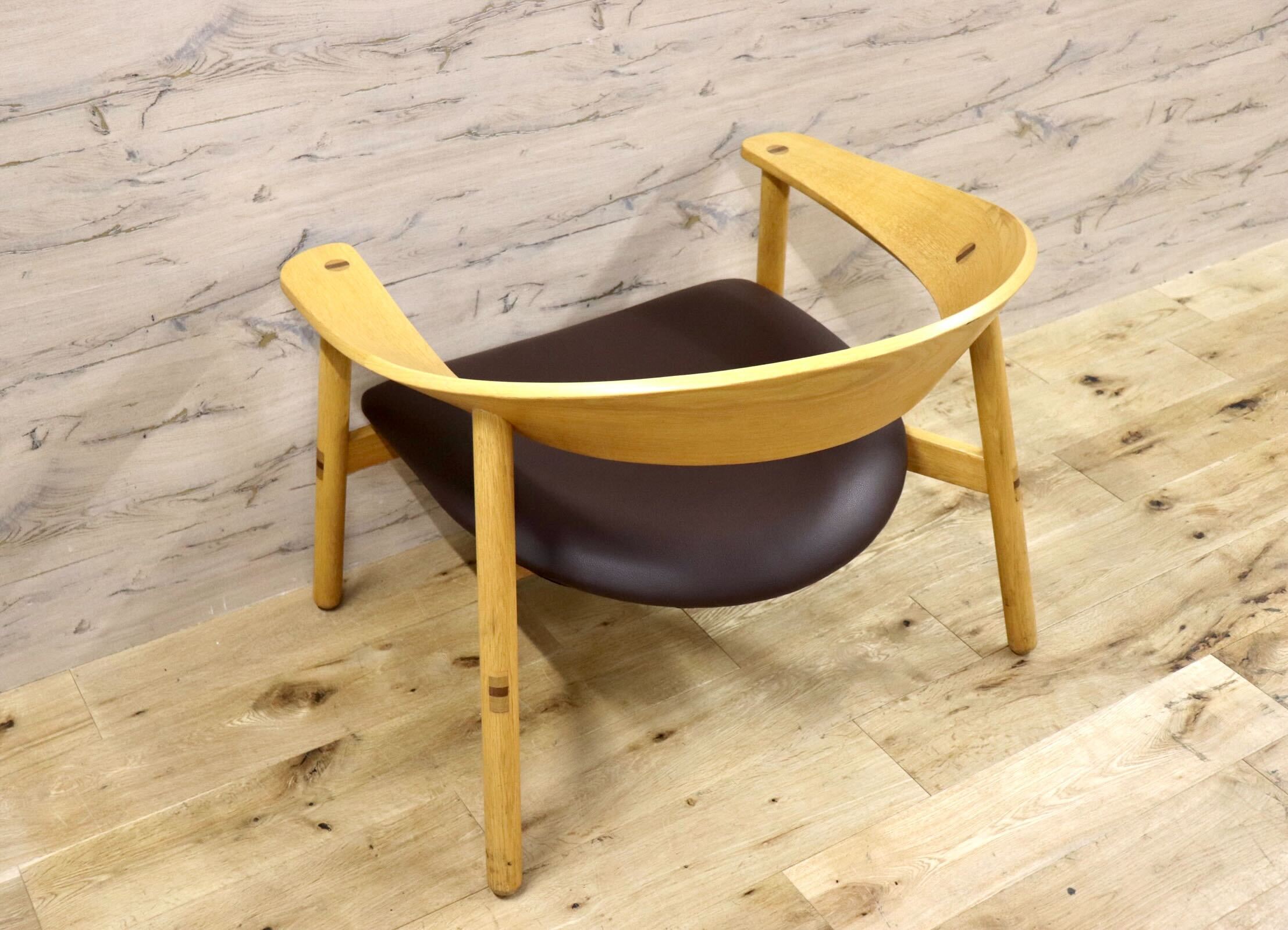 GMGH15A○北欧スタイル ラウンジチェア アームチェア ダイニングチェア イージーチェア 椅子 合皮 オーク材 デザイナーズ 家具