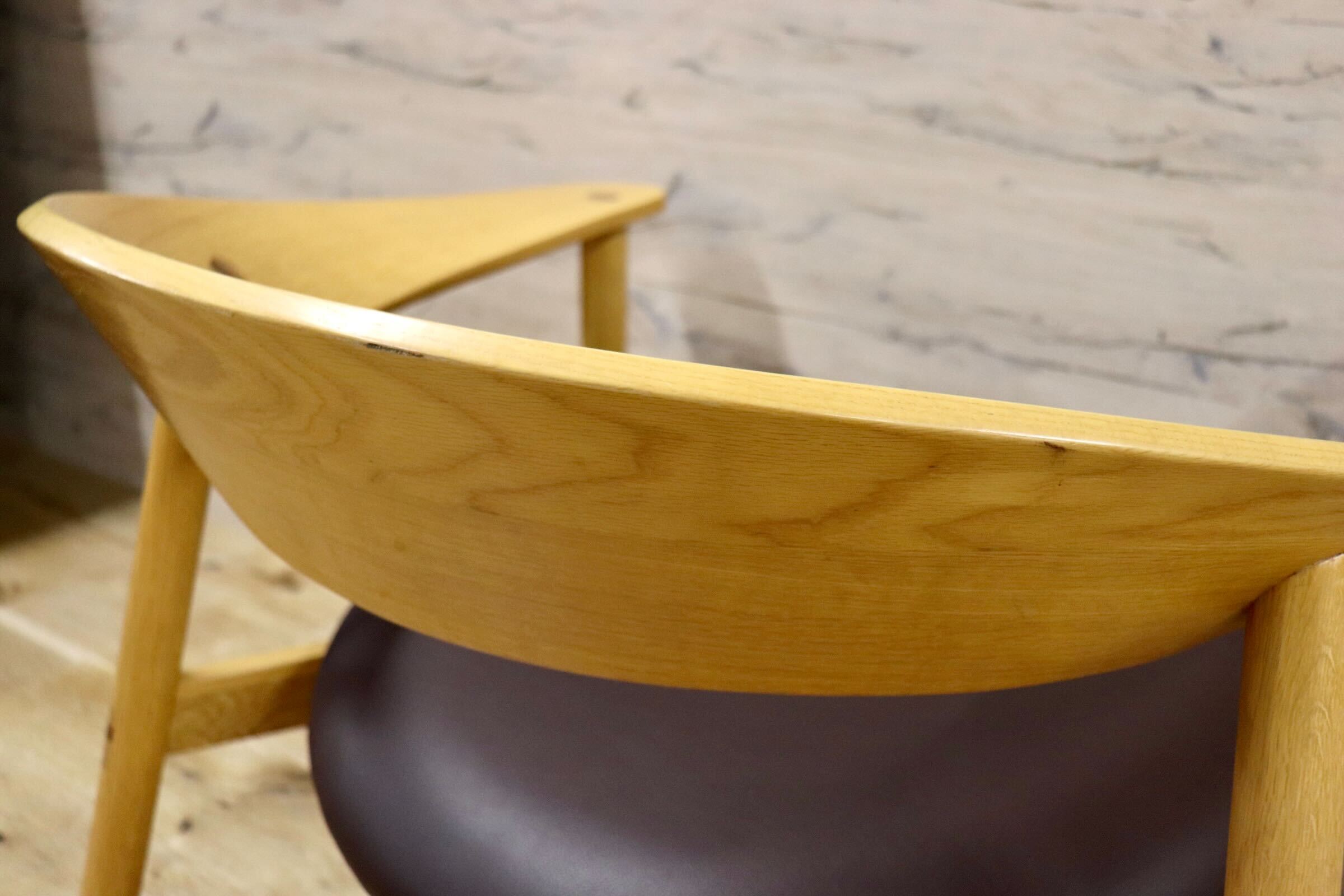 GMGH15A○北欧スタイル ラウンジチェア アームチェア ダイニングチェア イージーチェア 椅子 合皮 オーク材 デザイナーズ 家具