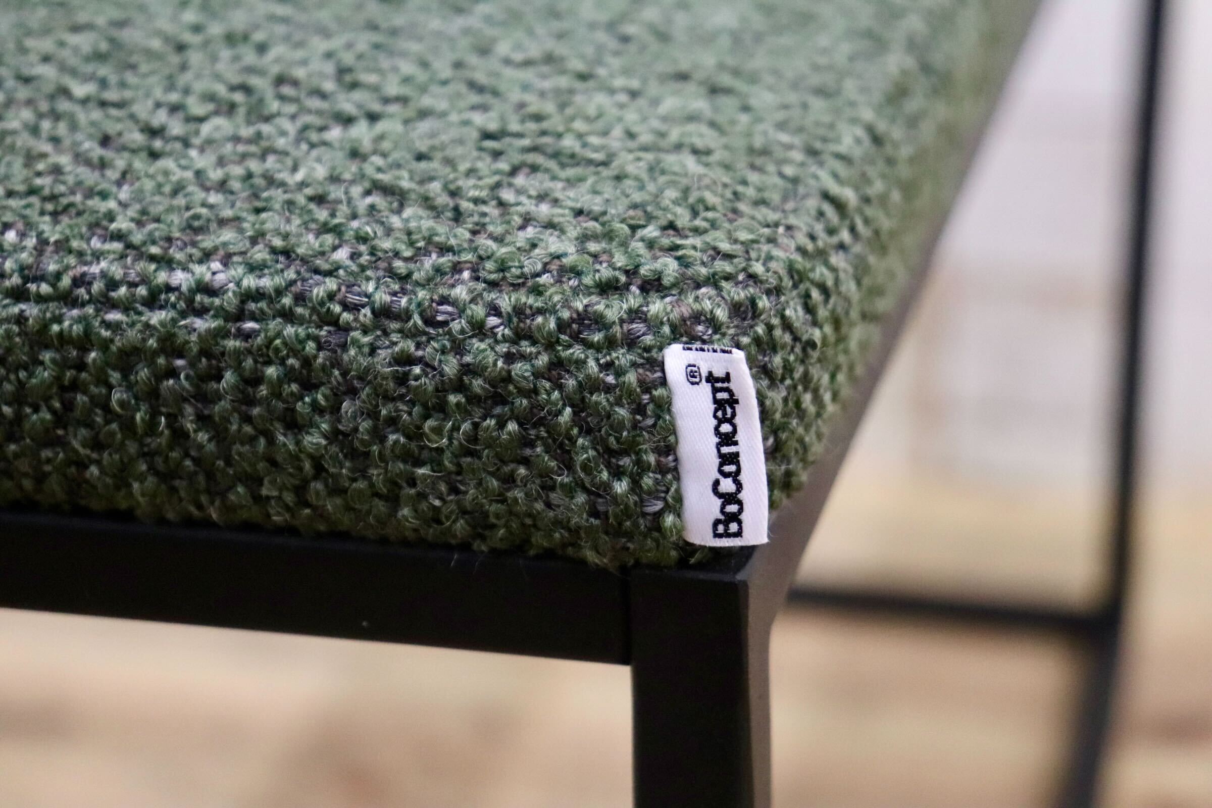 GMIK887A〇BoConcept / ボーコンセプト ベンチ ダイニングチェア 椅子 スチール ファブリック 北欧 デンマーク 展示品 グリーン