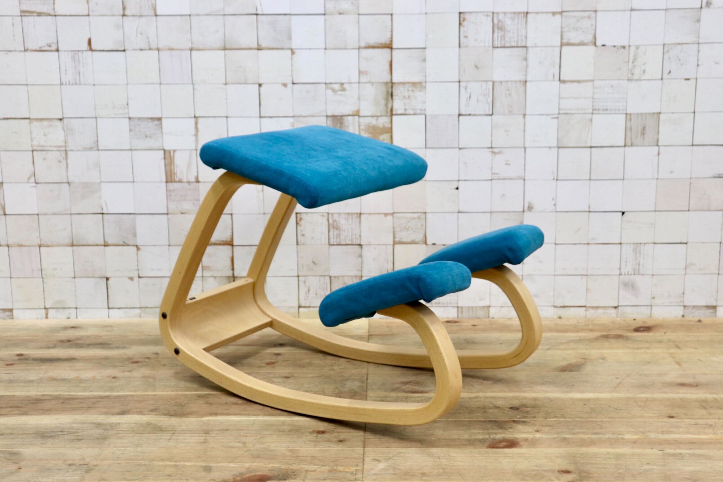 GMIK879〇VARIER / ヴァリエール バランスチェア 椅子 北欧 木部ナチュラル ブルー 定価約8.8万