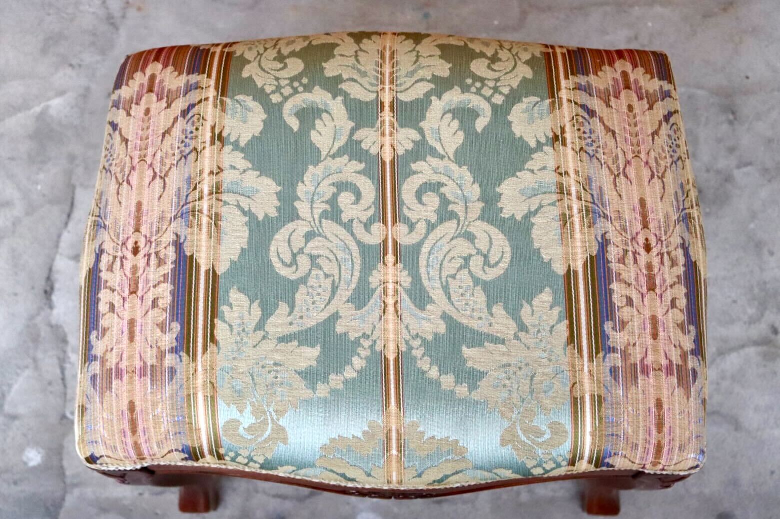 GMIH394A○スツール チェア 椅子 足置き フットスツール オットマン 腰掛け 猫脚 木製 ファブリック イタリア製 クラシック ロココ