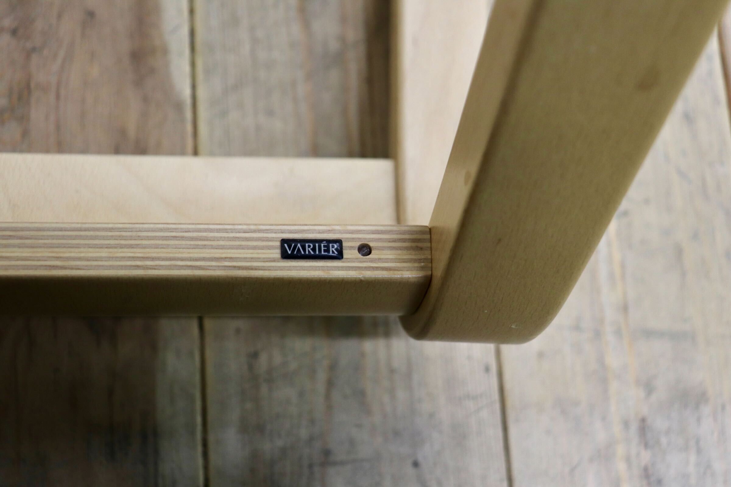 GMIK879〇VARIER / ヴァリエール バランスチェア 椅子 北欧 木部ナチュラル ブルー 定価約8.8万