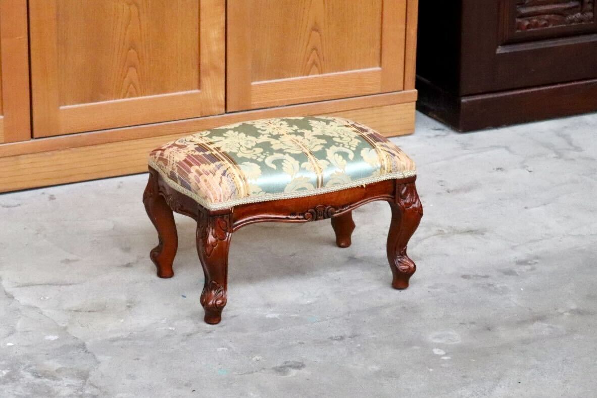 GMIH394B○スツール チェア 椅子 足置き フットスツール オットマン 腰掛け 猫脚 木製 ファブリック イタリア製 クラシック ロココ