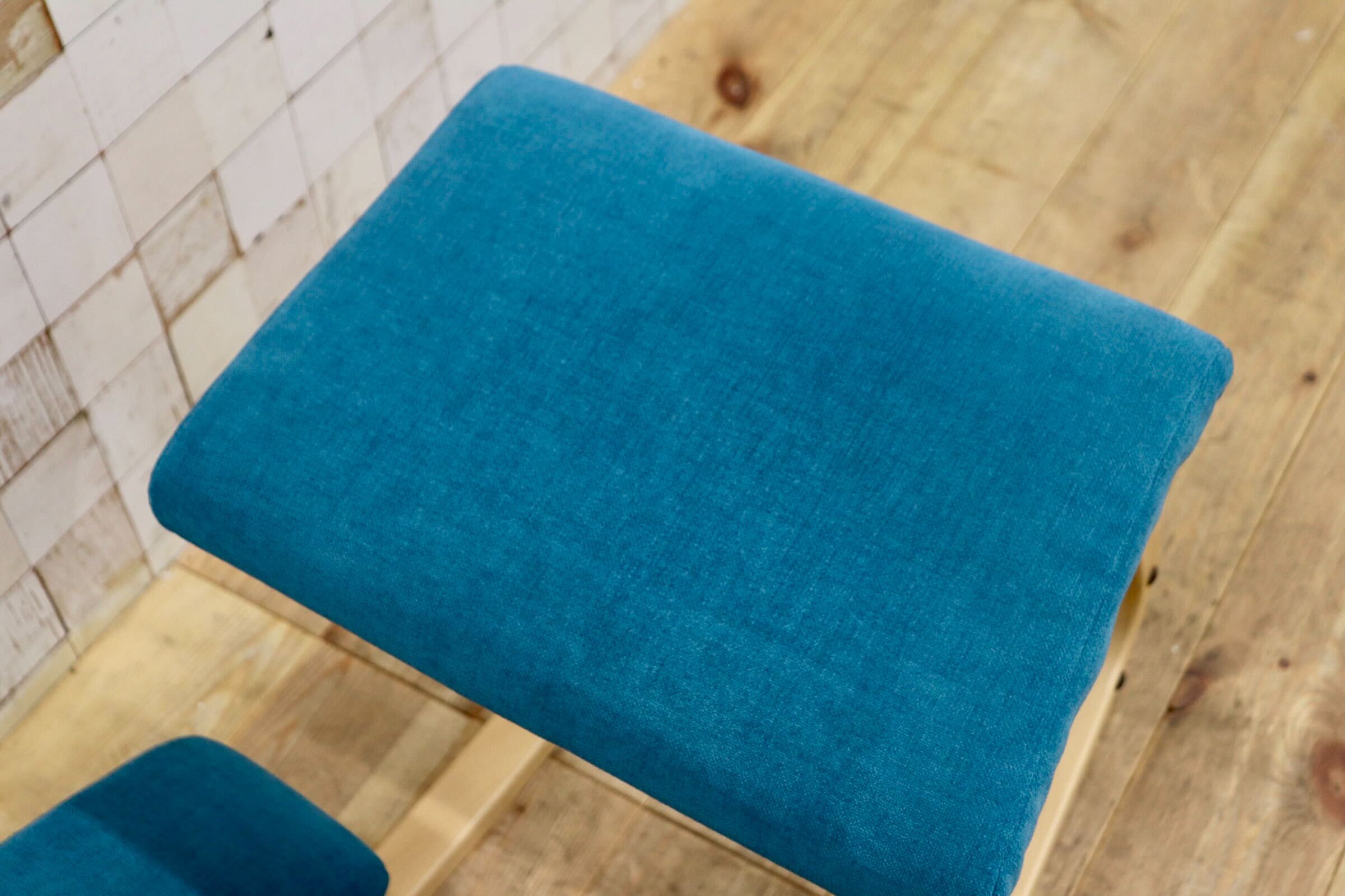 GMIK879〇VARIER / ヴァリエール バランスチェア 椅子 北欧 木部ナチュラル ブルー 定価約8.8万