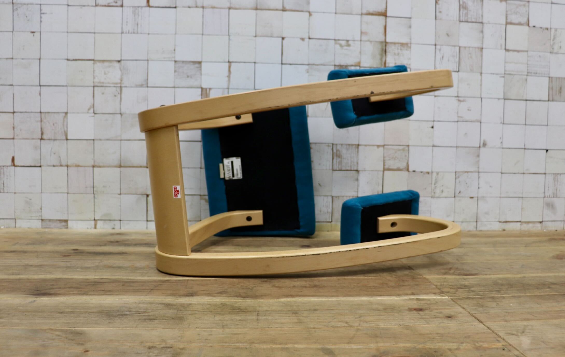 GMIK879〇VARIER / ヴァリエール バランスチェア 椅子 北欧 木部ナチュラル ブルー 定価約8.8万