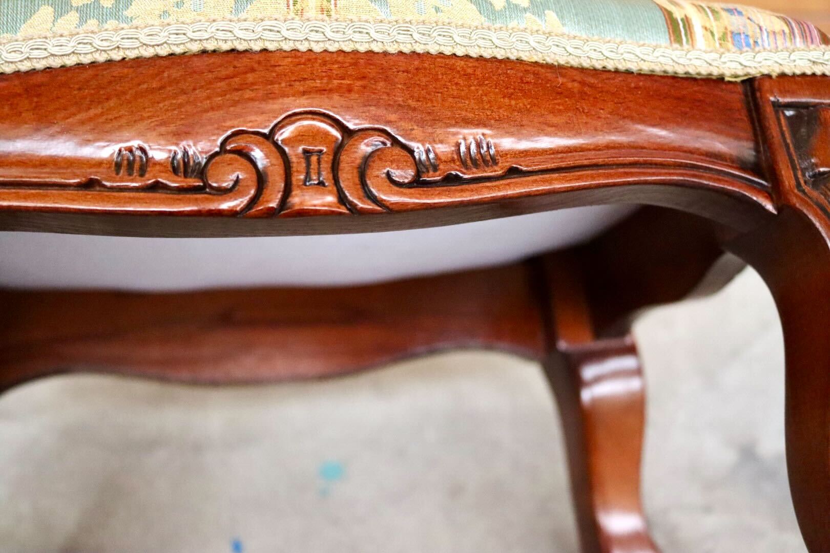 GMIH394B○スツール チェア 椅子 足置き フットスツール オットマン 腰掛け 猫脚 木製 ファブリック イタリア製 クラシック ロココ