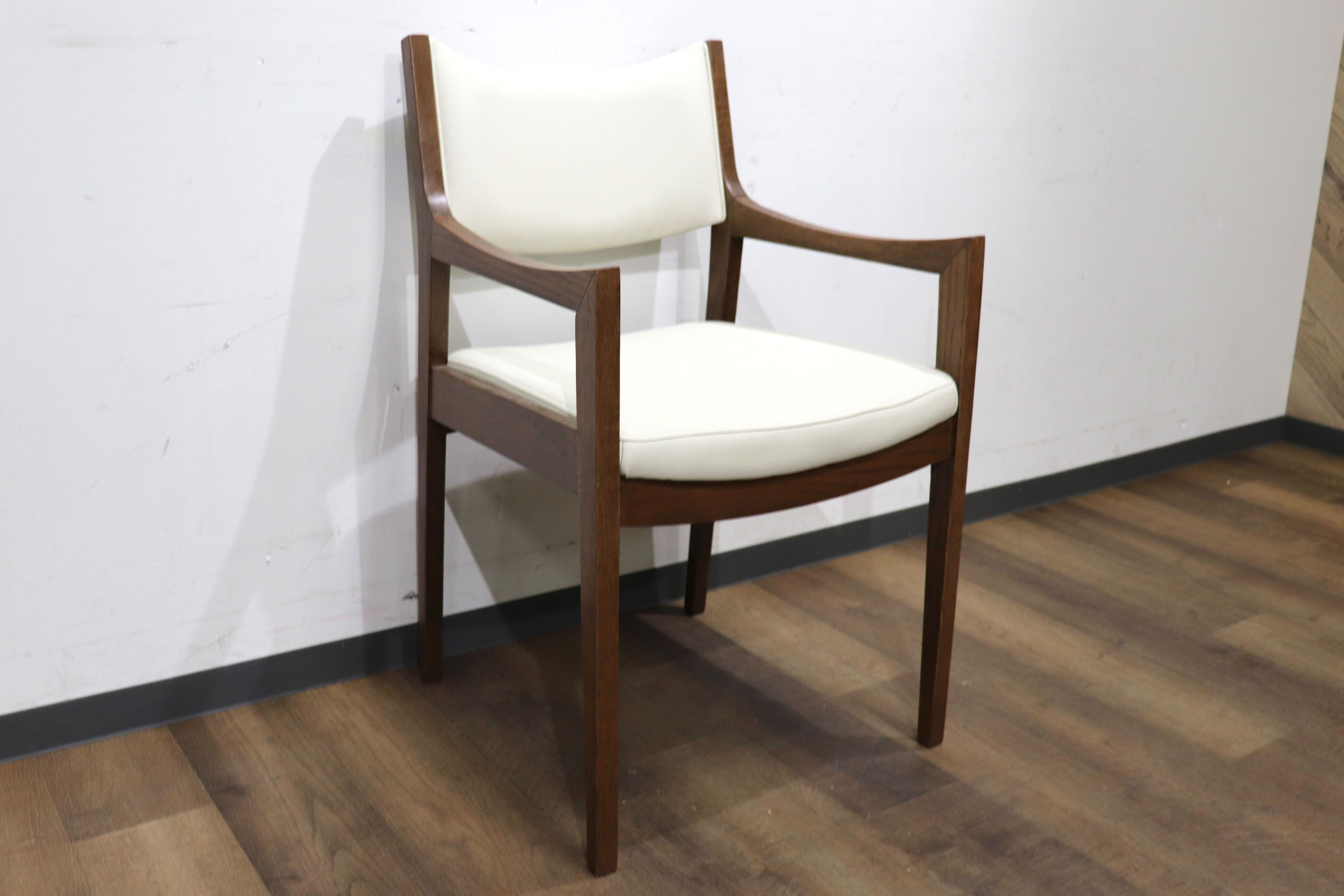 GMHN283B○MARGINAL / マージナル Chess MCH-200 ダイニングチェア アームチェア 椅子 チェア ホワイト シンプル 合皮 北欧スタイル 在庫品