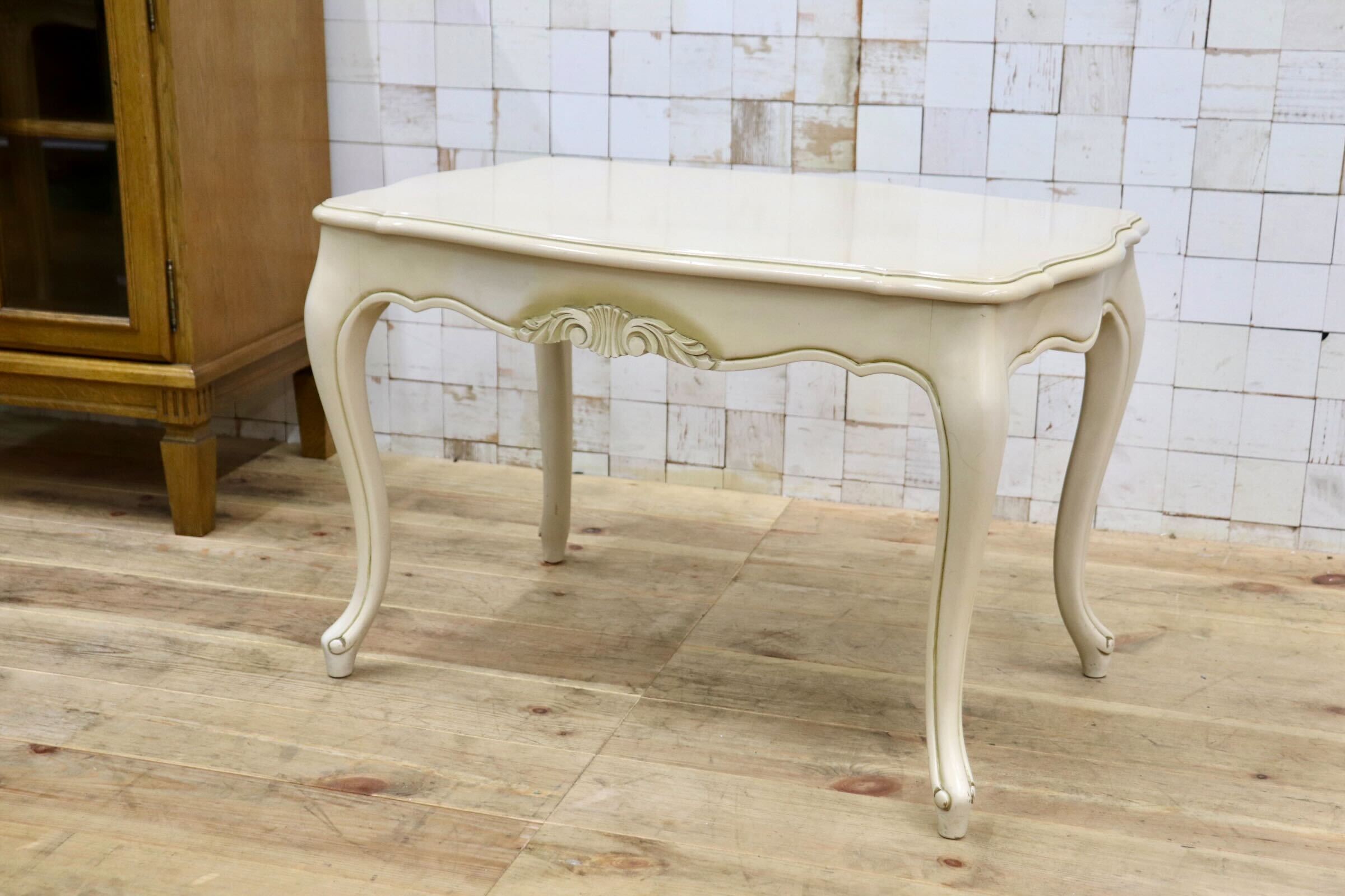 GMIK876A〇karimoku / カリモク サイドテーブル コーヒーテーブル 猫脚 アンティーク調 花台 飾り台 ヨーロピアン