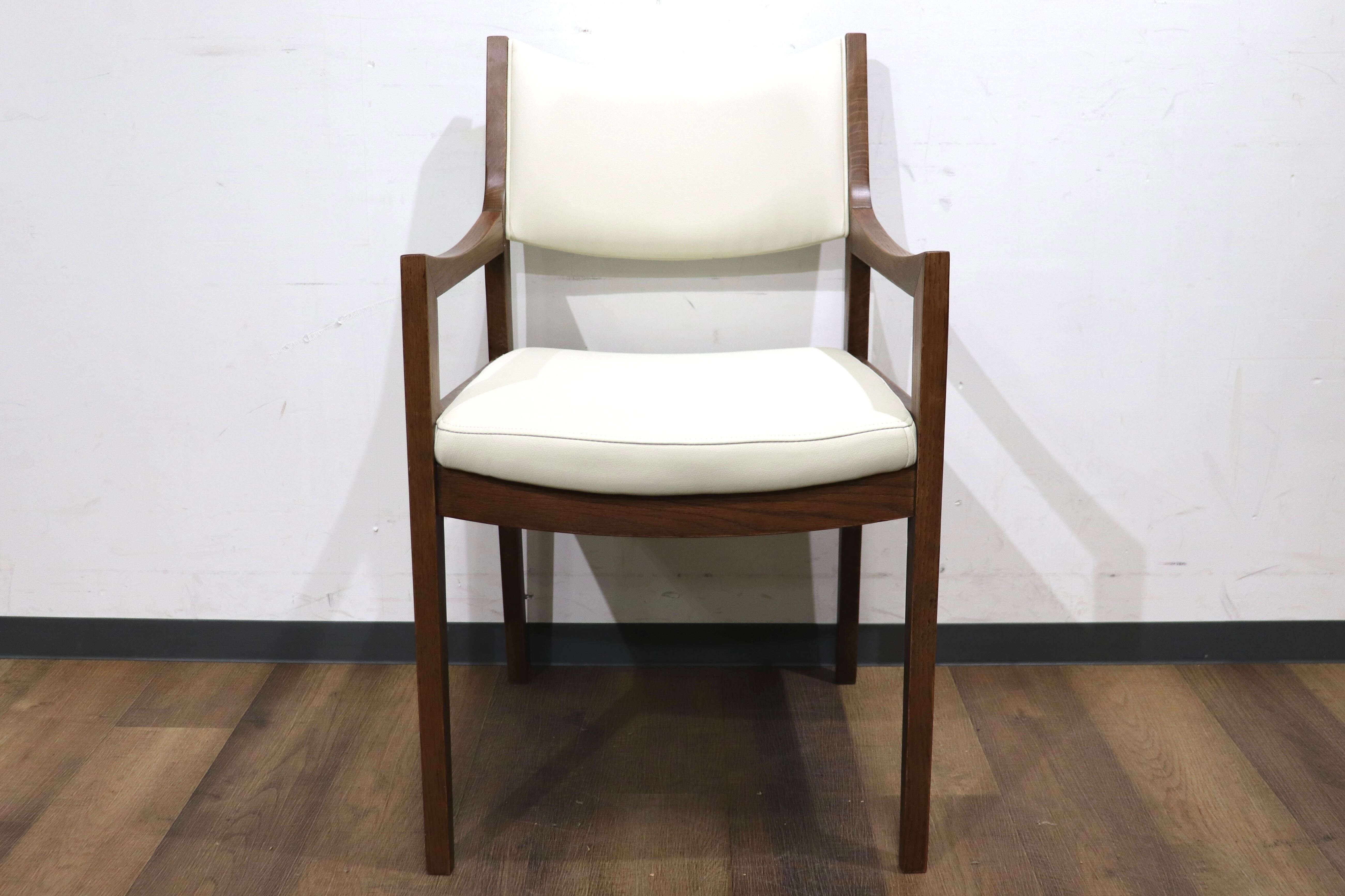 GMHN283B○MARGINAL / マージナル Chess MCH-200 ダイニングチェア アームチェア 椅子 チェア ホワイト シンプル 合皮 北欧スタイル 在庫品