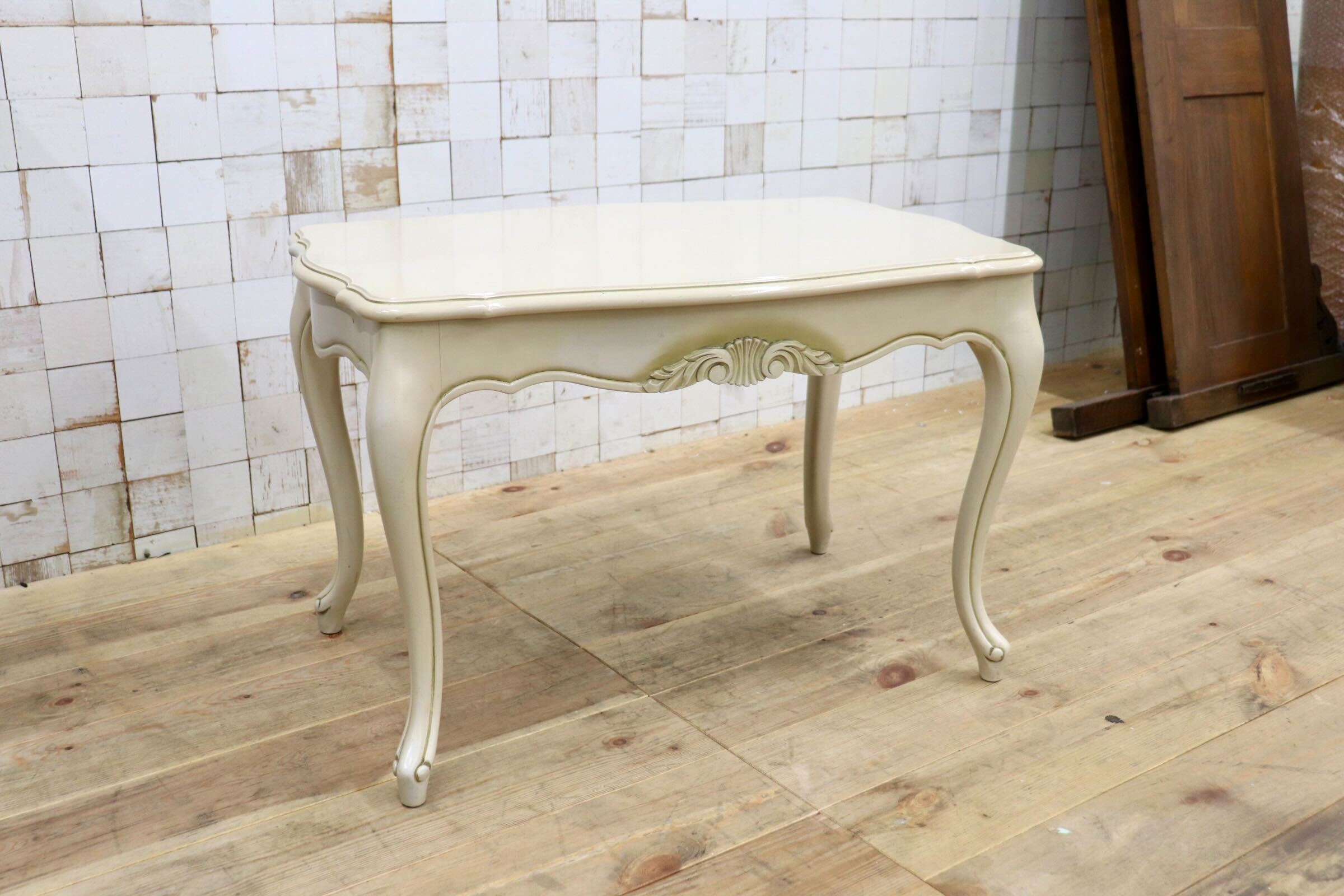 GMIK876A〇karimoku / カリモク サイドテーブル コーヒーテーブル 猫脚 アンティーク調 花台 飾り台 ヨーロピアン