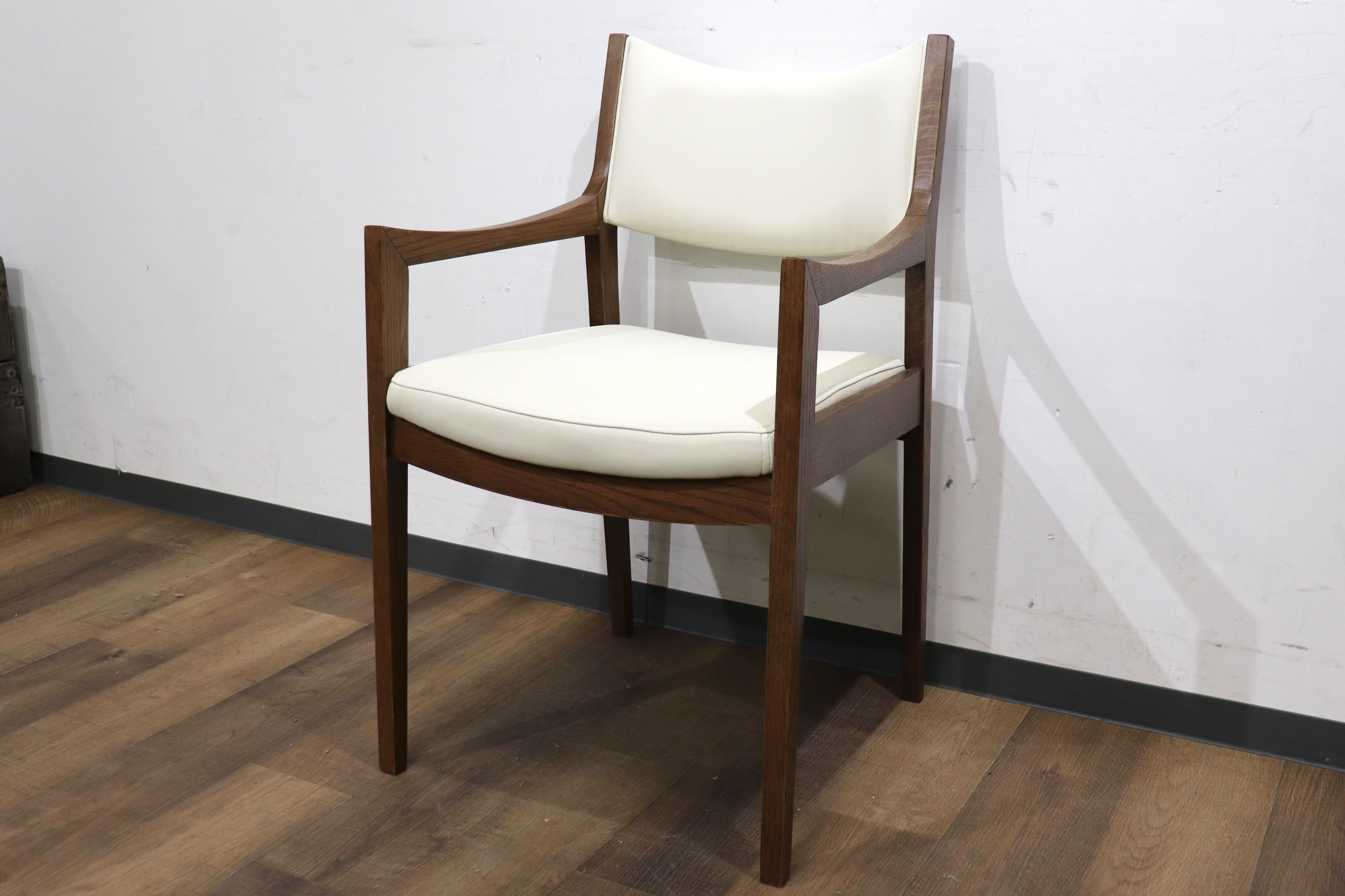 GMHN283B○MARGINAL / マージナル Chess MCH-200 ダイニングチェア アームチェア 椅子 チェア ホワイト シンプル 合皮 北欧スタイル 在庫品