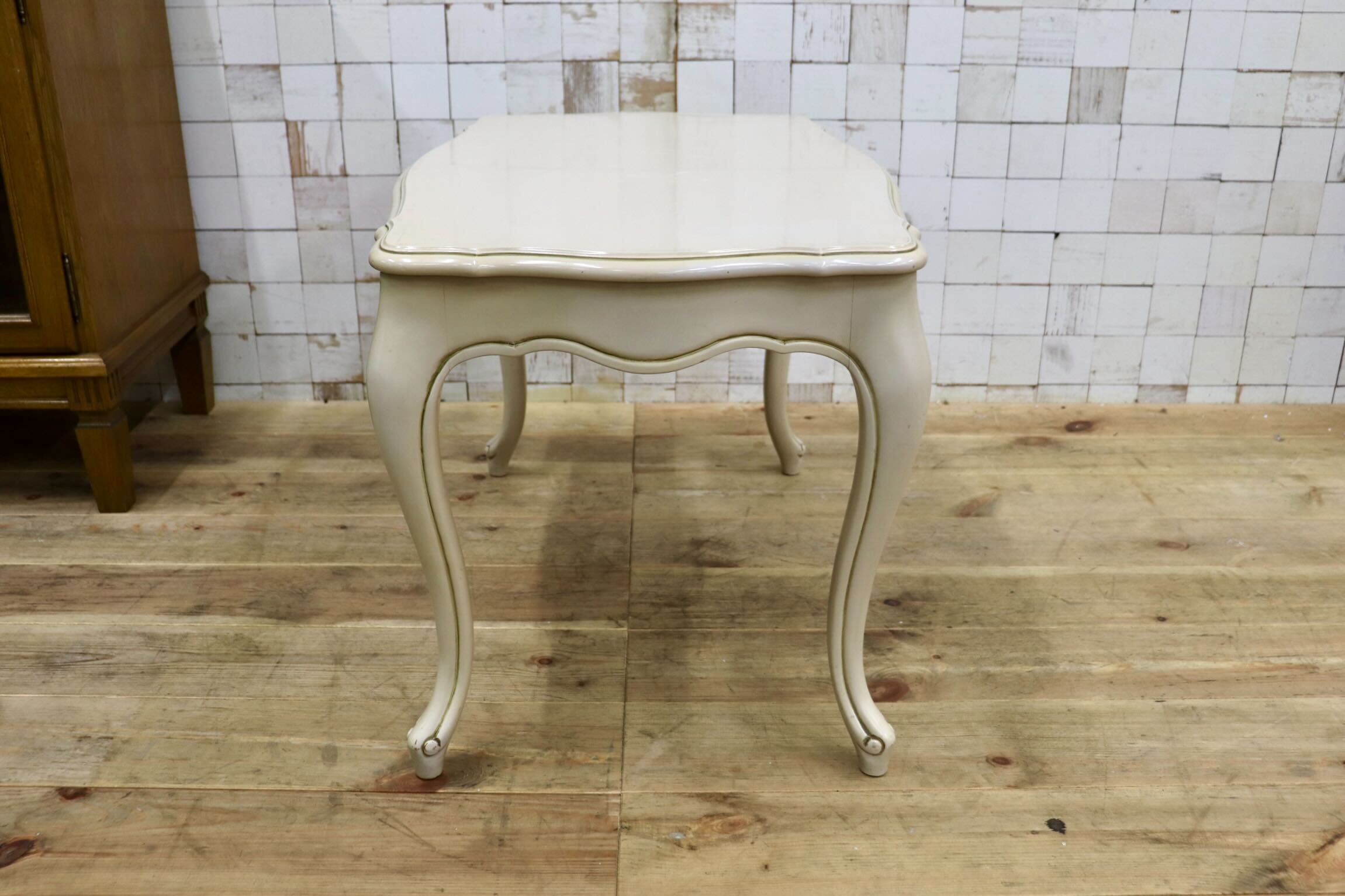 GMIK876A〇karimoku / カリモク サイドテーブル コーヒーテーブル 猫脚 アンティーク調 花台 飾り台 ヨーロピアン