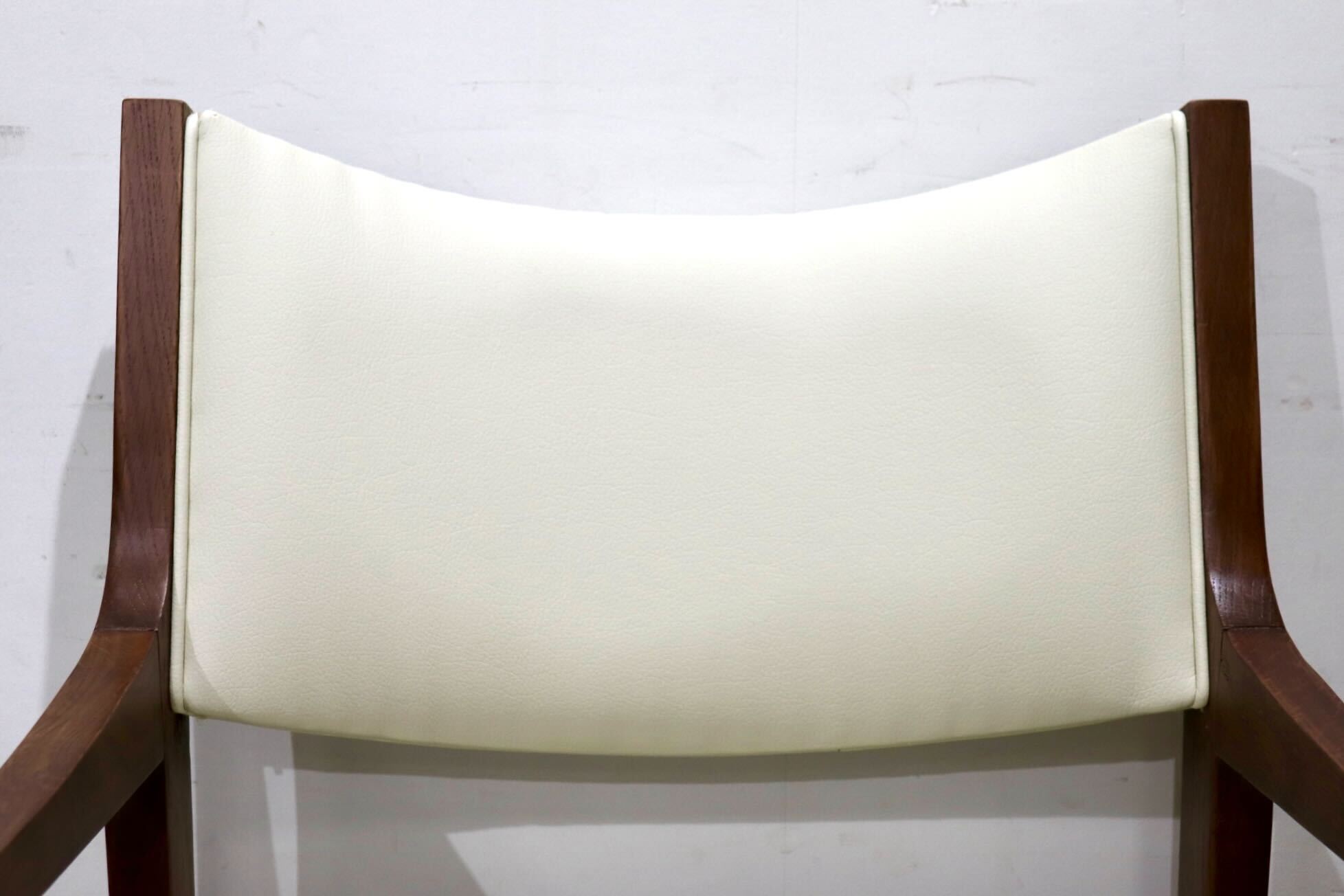 GMHN283C○MARGINAL / マージナル Chess MCH-200 ダイニングチェア アームチェア 椅子 チェア ホワイト シンプル 合皮 北欧スタイル 在庫品