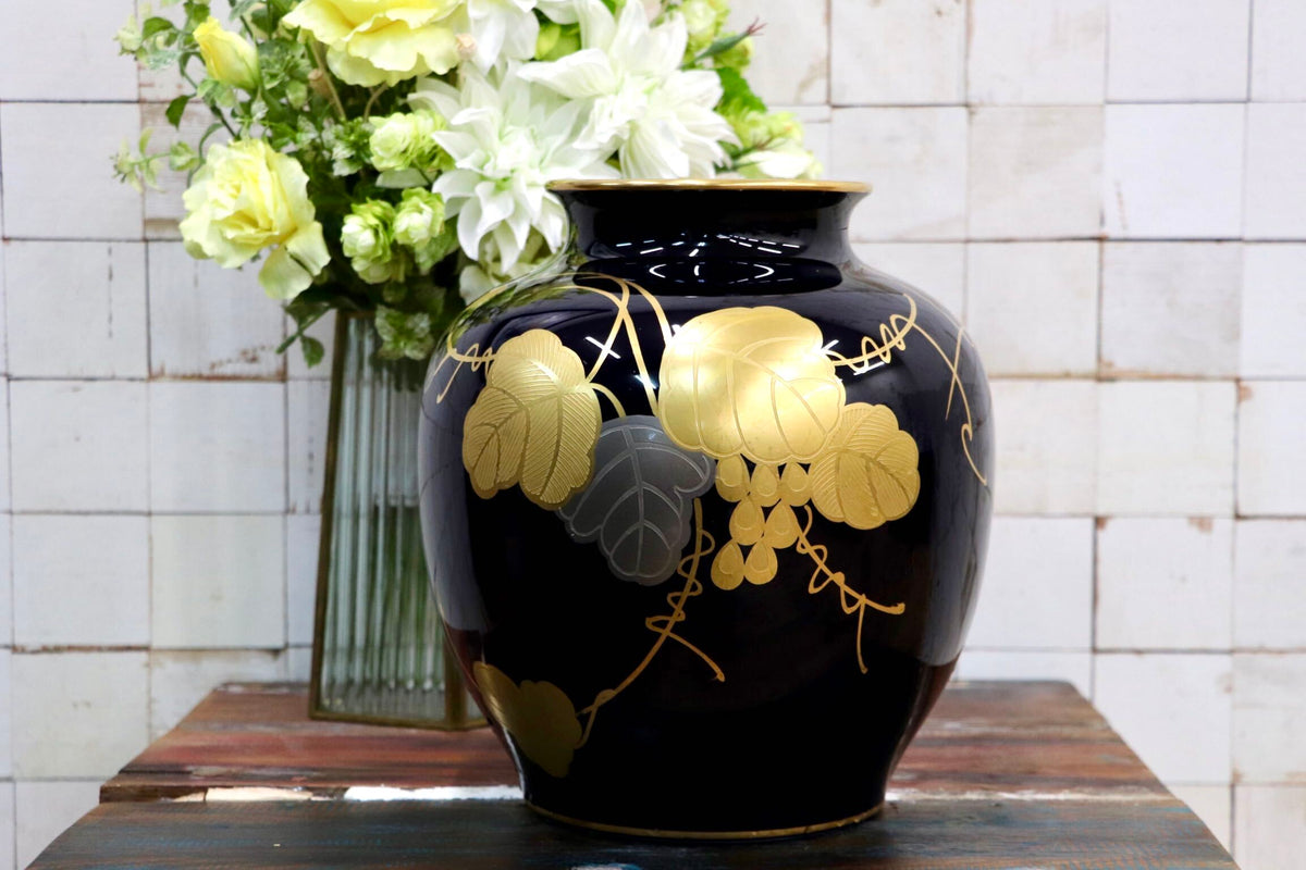 GMJO136Y〇大倉陶園 / OKURA 瑠璃金蝕ぶどう 花瓶 花器 フラワーベース 金彩 花入