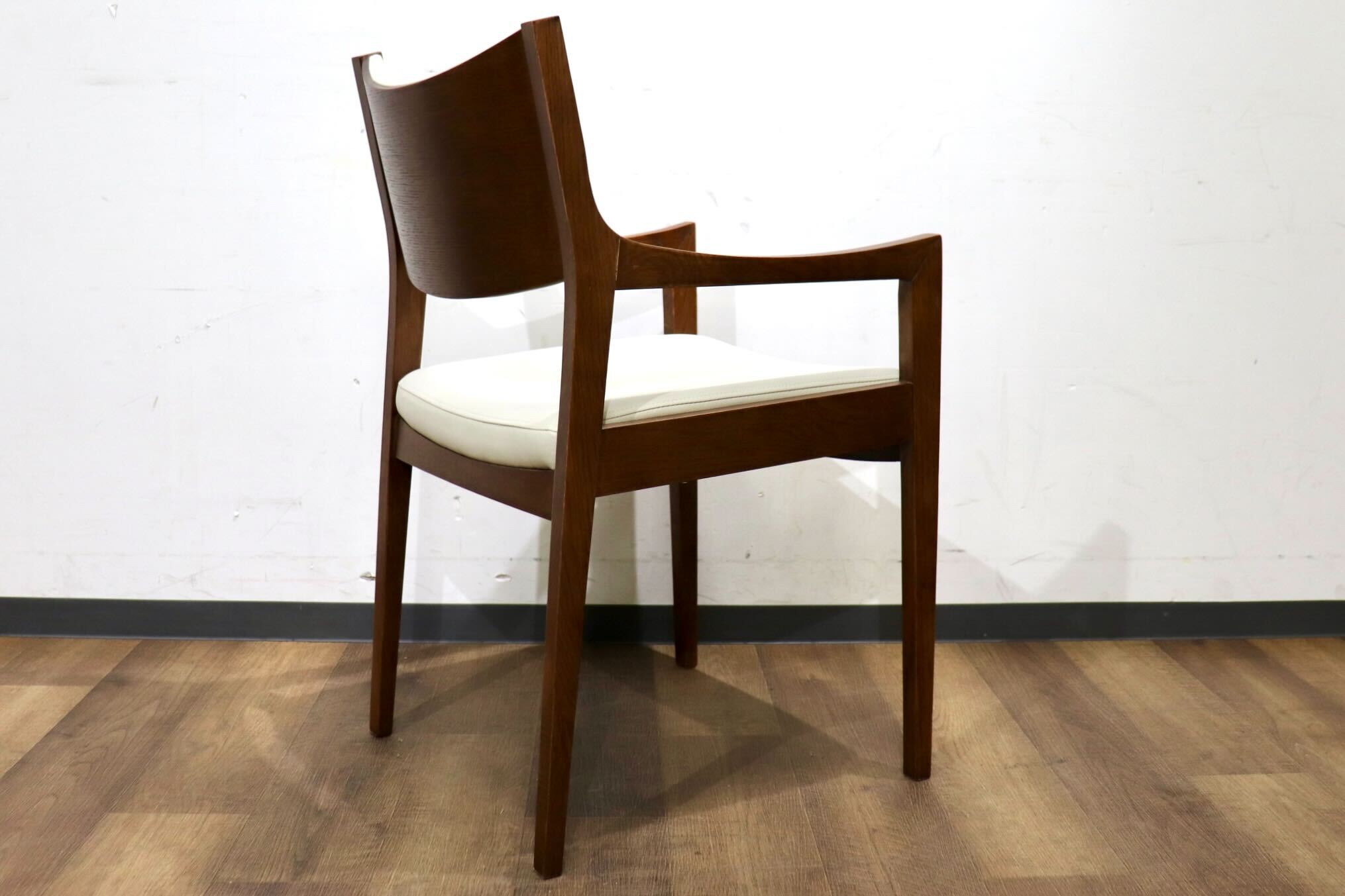 GMHN283C○MARGINAL / マージナル Chess MCH-200 ダイニングチェア アームチェア 椅子 チェア ホワイト シンプル 合皮 北欧スタイル 在庫品