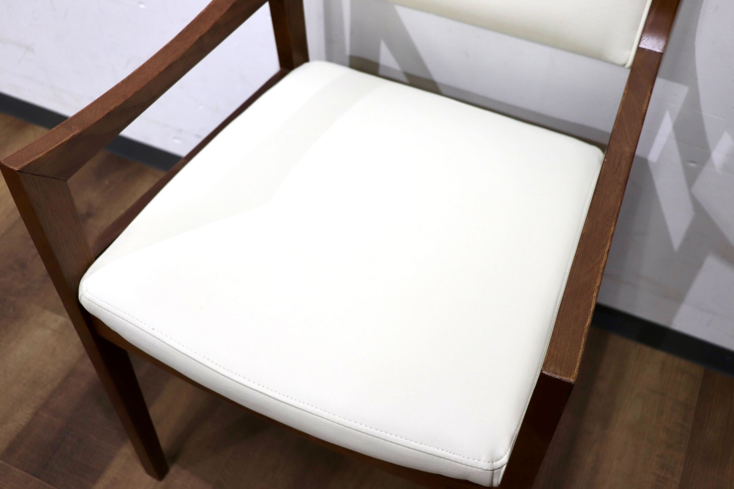 GMHN283E○MARGINAL / マージナル Chess MCH-200 ダイニングチェア アームチェア 椅子 チェア ホワイト シンプル 合皮 北欧スタイル 在庫品