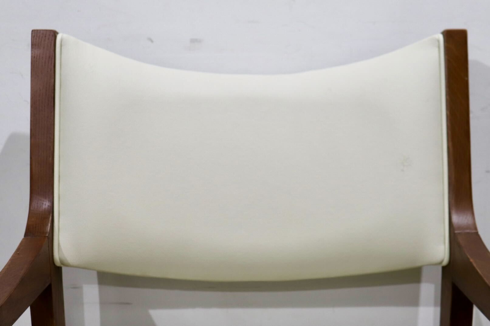 GMHN283E○MARGINAL / マージナル Chess MCH-200 ダイニングチェア アームチェア 椅子 チェア ホワイト シンプル 合皮 北欧スタイル 在庫品