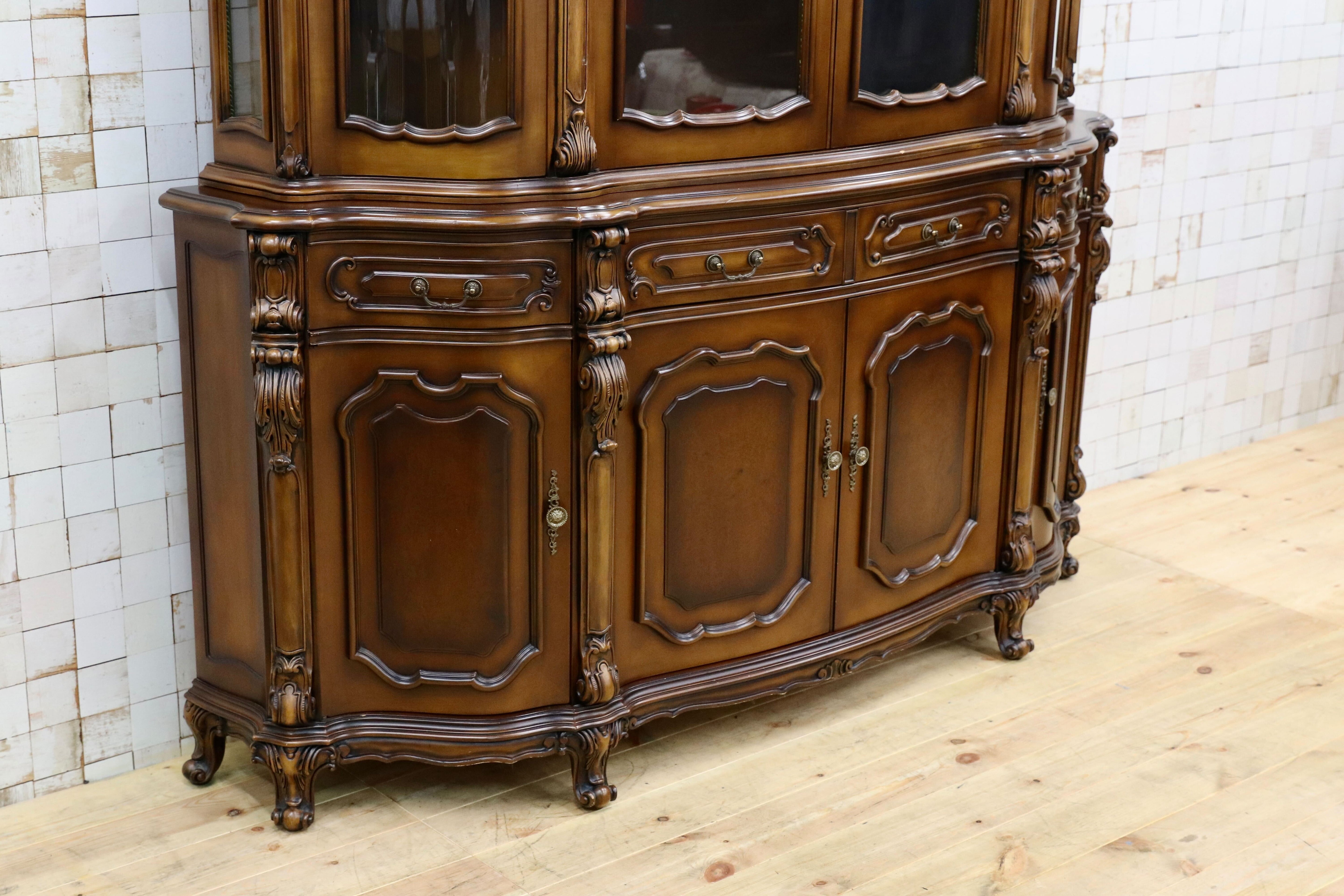 GMIO32○domani / ドマーニ ルイXY ルイ15世 飾り棚 キャビネット カリモク最高峰 クラシック リビングボード ロココ調 定価約280万 稀少