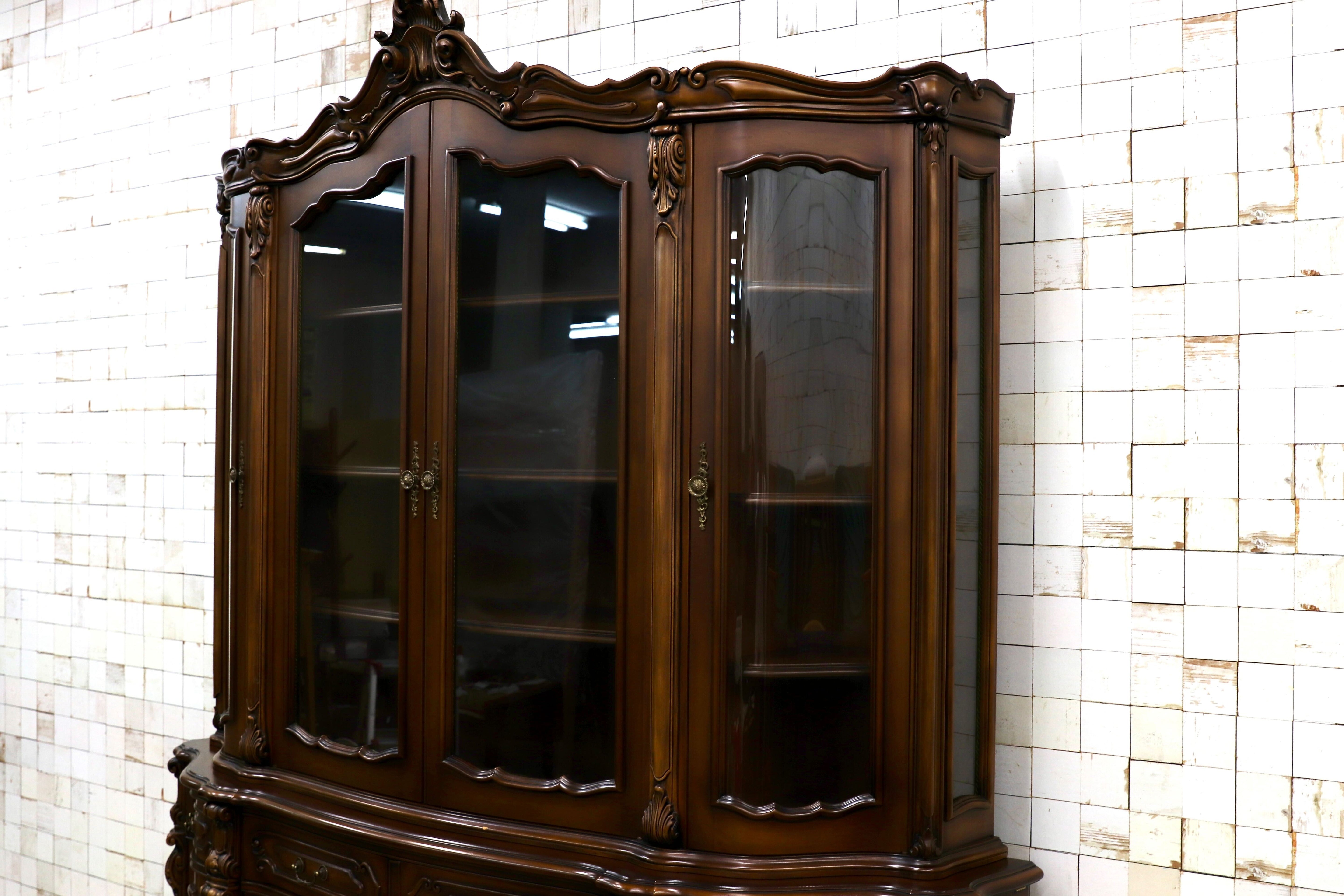 GMIO32○domani / ドマーニ ルイXY ルイ15世 飾り棚 キャビネット カリモク最高峰 クラシック リビングボード ロココ調 定価約280万 稀少