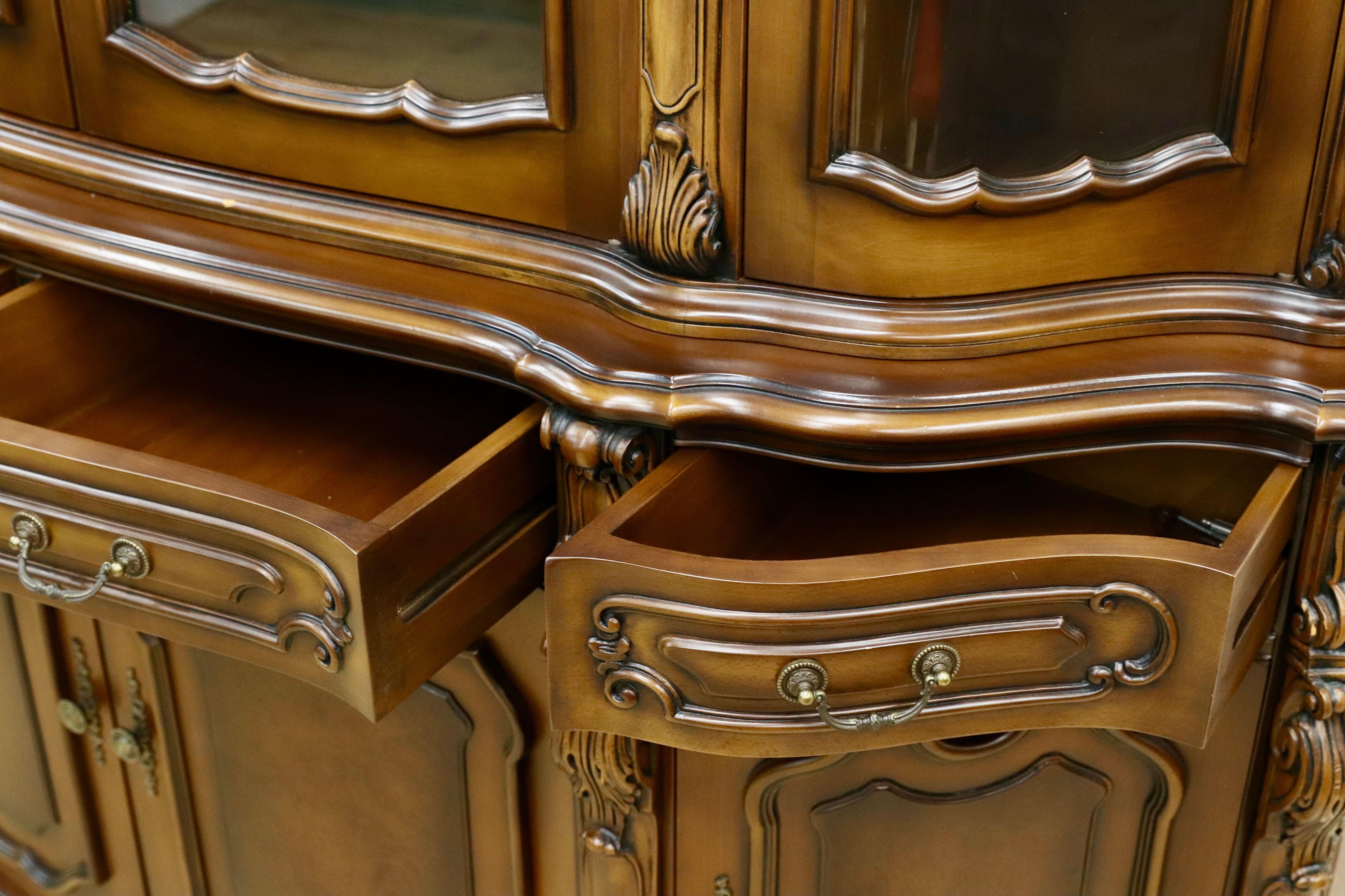 GMIO32○domani / ドマーニ ルイXY ルイ15世 飾り棚 キャビネット カリモク最高峰 クラシック リビングボード ロココ調 定価約280万 稀少