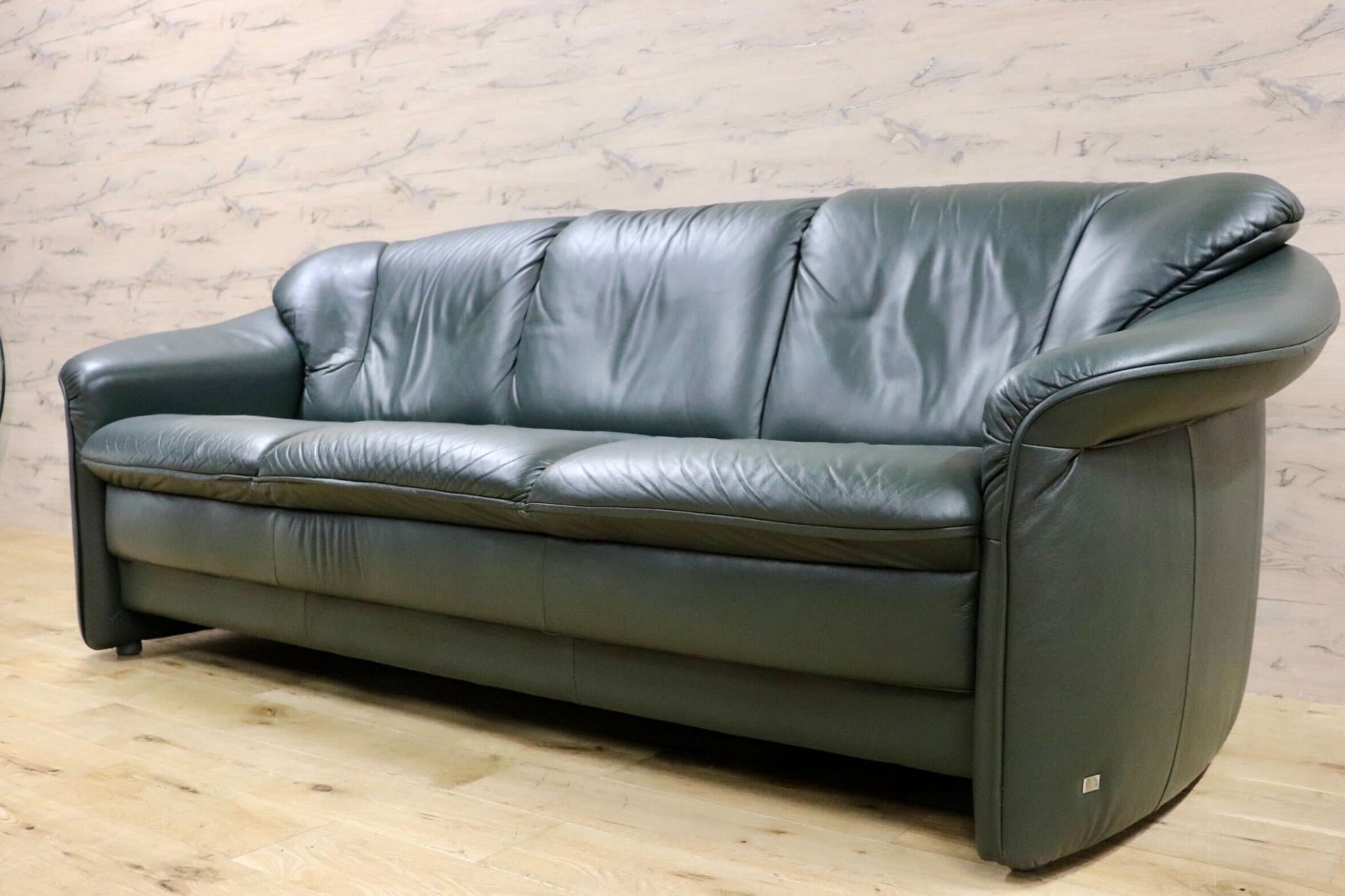 IMG_8021_fa0b07e9-9af5-440c-  