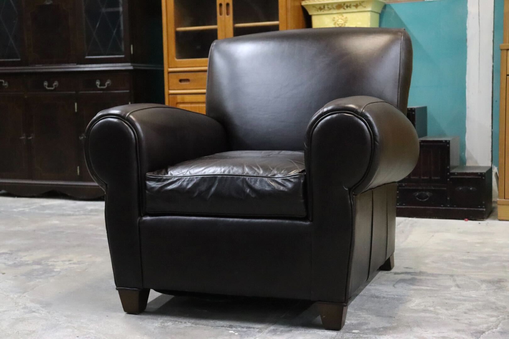 GMIK558B○Pottery Barn / ポッタリーバーン 1人掛けソファ シングルソファ ラウンジチェア 本革 ダークブラウン アメリカ 美品