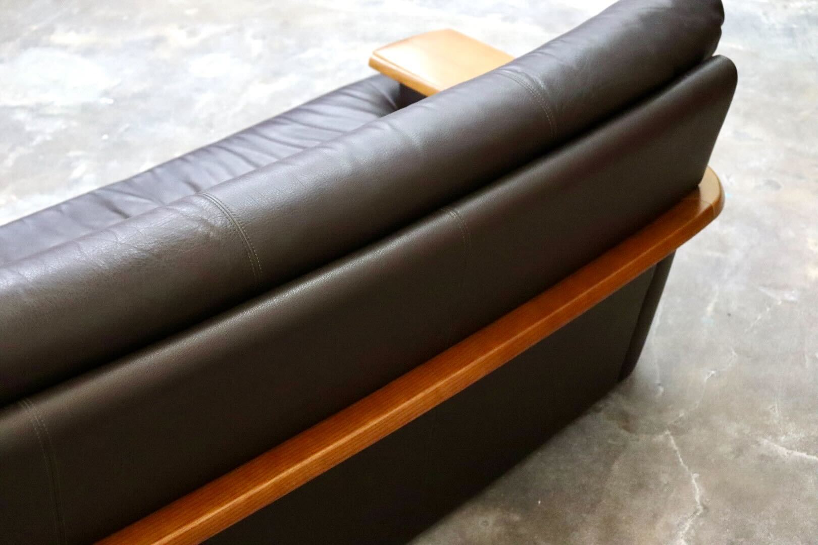 GMIK557B○karimoku / カリモク ZU4023 3人掛けソファ トリプルソファ 長椅子 本革 応接 モダン 国産家具