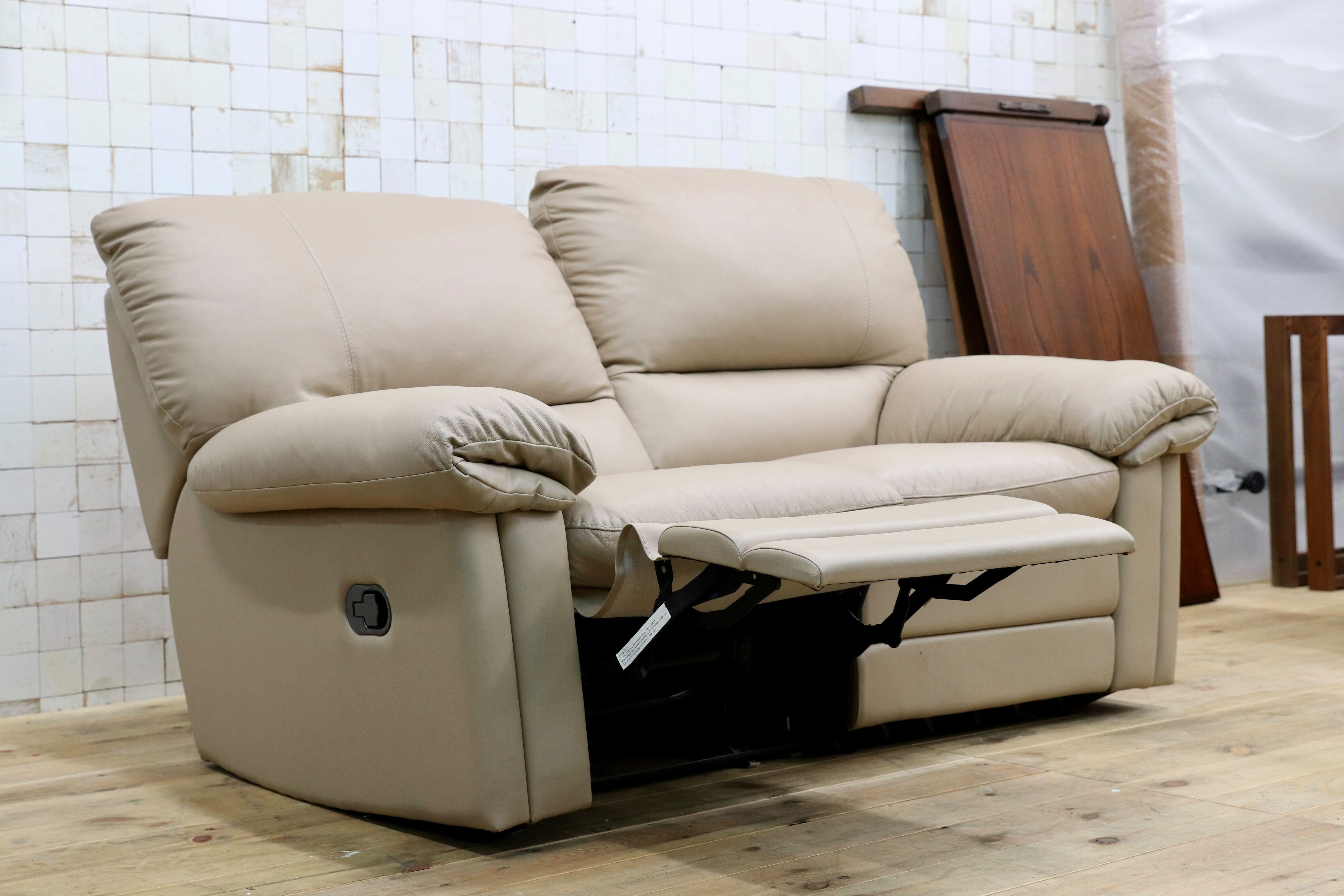 GMGK463○Leatherworld / レザーワールド 2人掛けソファ ラブソファ 連結 本革 ベージュ IDC大塚家具 2シーター 手動リクライニング