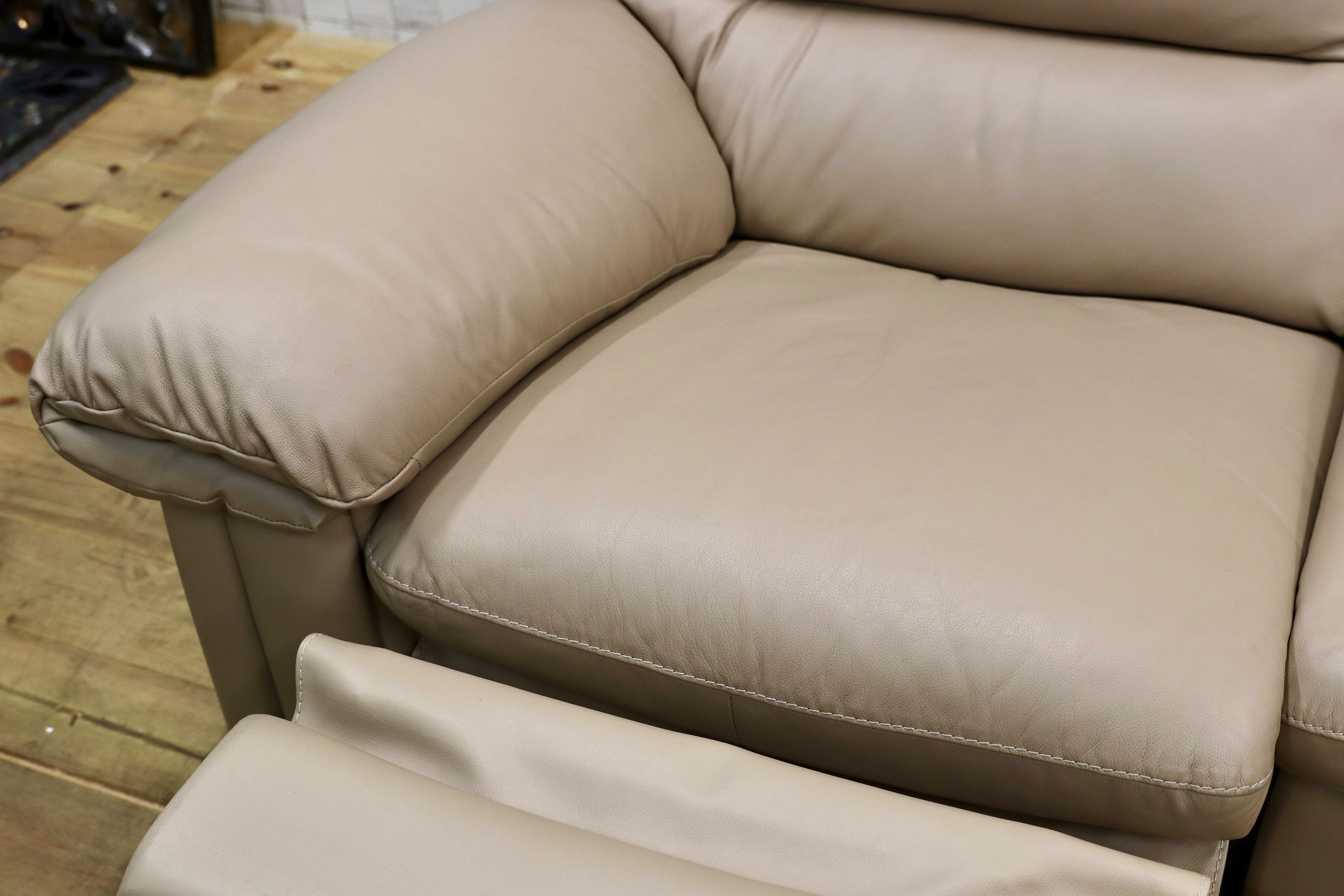 GMGK463○Leatherworld / レザーワールド 2人掛けソファ ラブソファ 連結 本革 ベージュ IDC大塚家具 2シーター 手動リクライニング