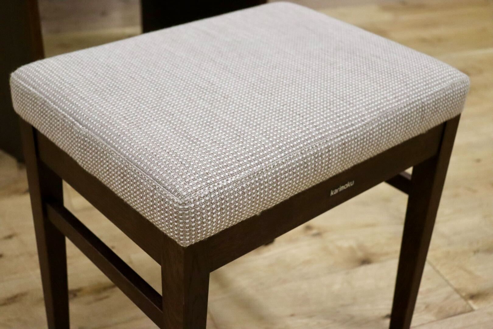 GMIH278○karimoku / カリモク QT2321 ドレッサー 三面鏡 鏡台 化粧台 オーク材 モカブラウン 国産家具 定価約18.8万 美品