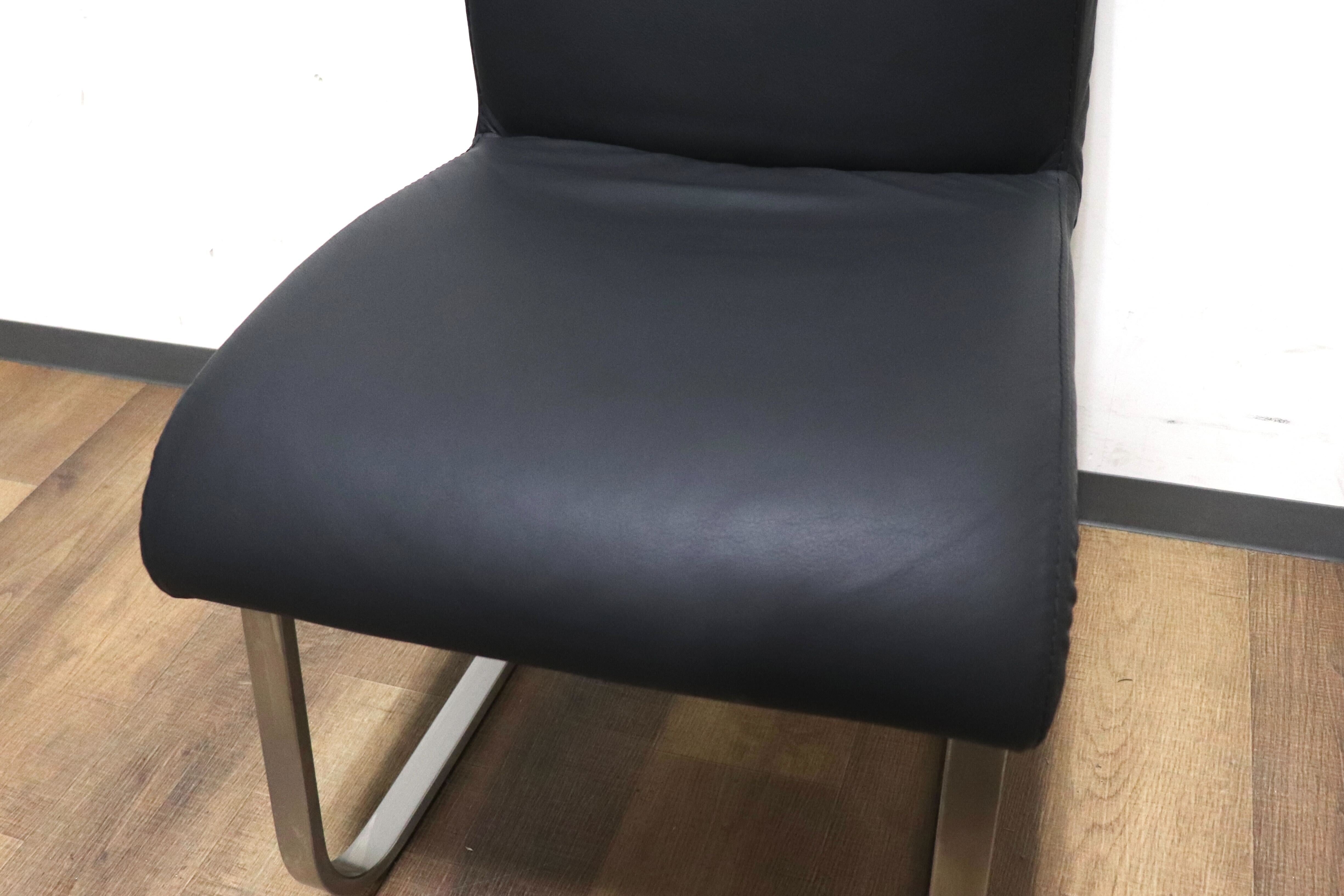 GMHS284B○himolla / ヒモラ カンティレバーチェア ダイニングチェア アームレスチェア モダン ヴィンテージ ドイツ 本革 IDC大塚家具 美品