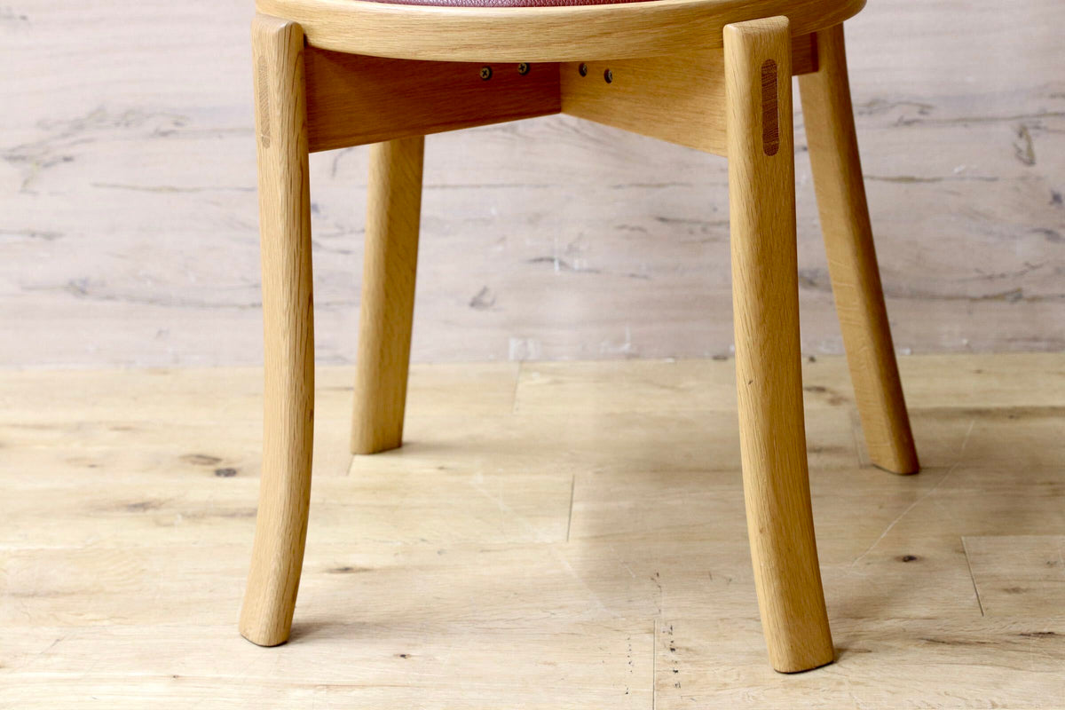 GMJS283○CONDE HOUSE / カンディハウス ルントオム ダイニングチェア 椅子 スチウレ・エング オーク材 本革 国産家具 定価約9万
