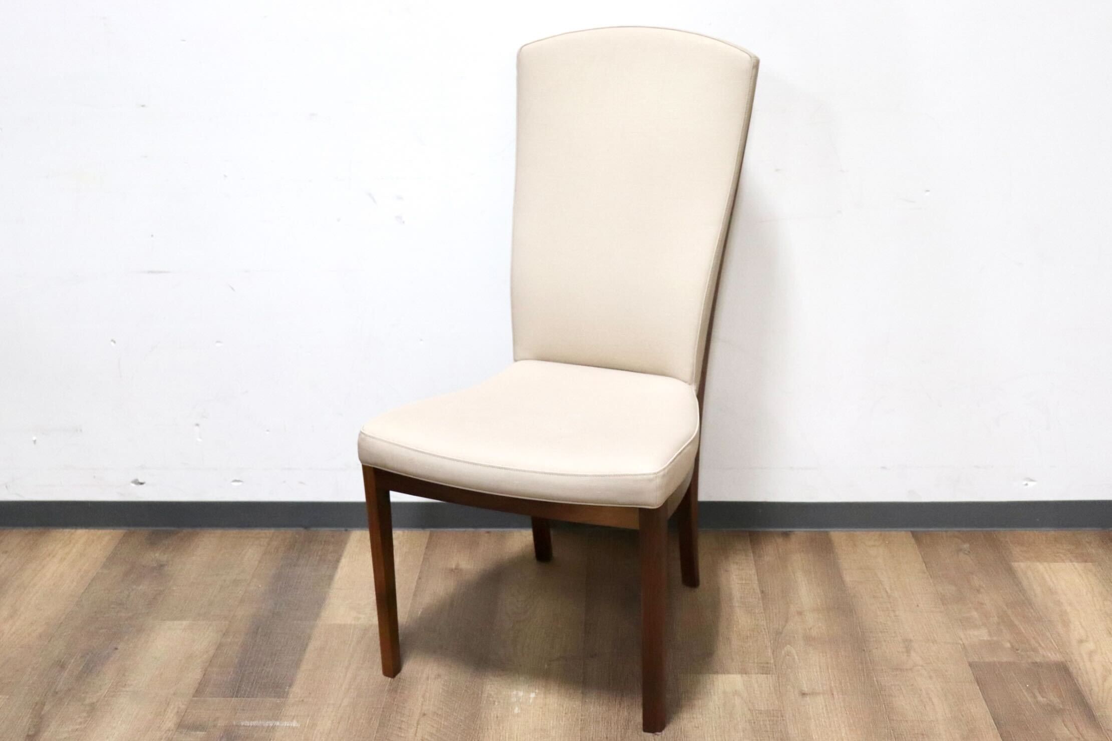 GMHH209C○karimoku / カリモク CT7855 ダイニングチェア 食卓椅子 アームレスチェア 椅子 合皮 国産家具 モダン 定価約8.1万 展示品