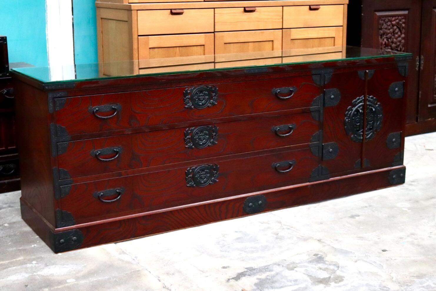 GMIH422B○筑後民芸家具 チェスト 整理箪笥 箪笥 タンス ローボード 引出し収納 欅材 ガラス 和家具 和モダン レトロ アンティーク調