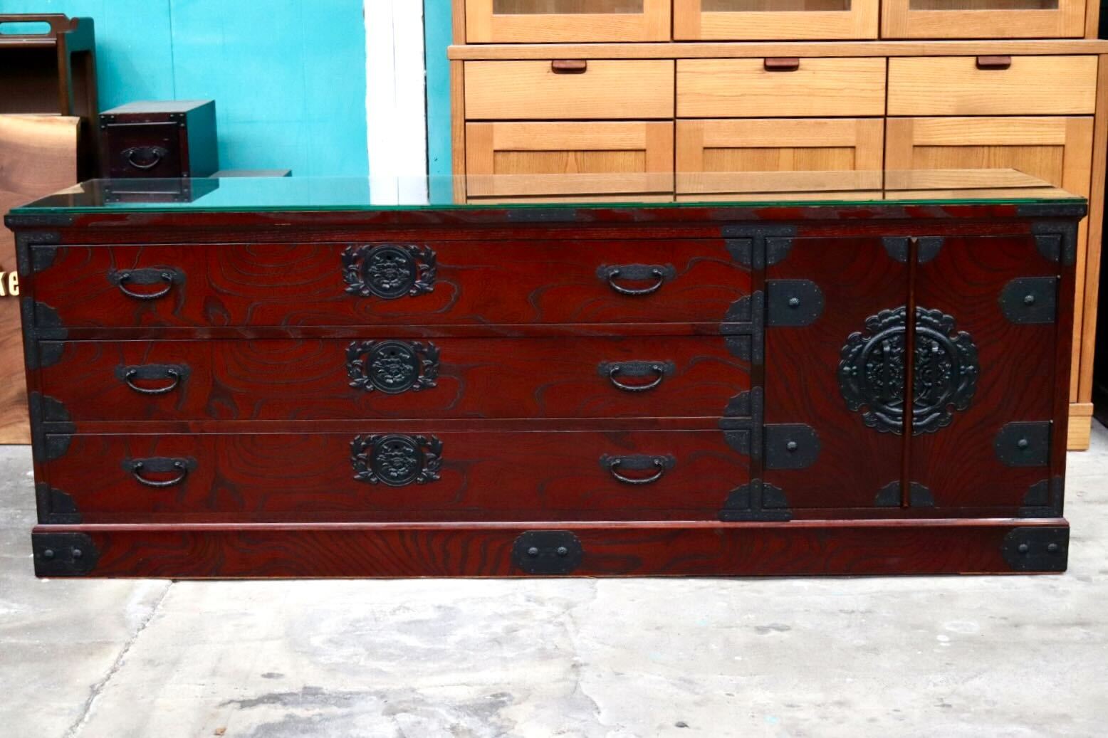 GMIH422B○筑後民芸家具 チェスト 整理箪笥 箪笥 タンス ローボード 引出し収納 欅材 ガラス 和家具 和モダン レトロ アンティーク調