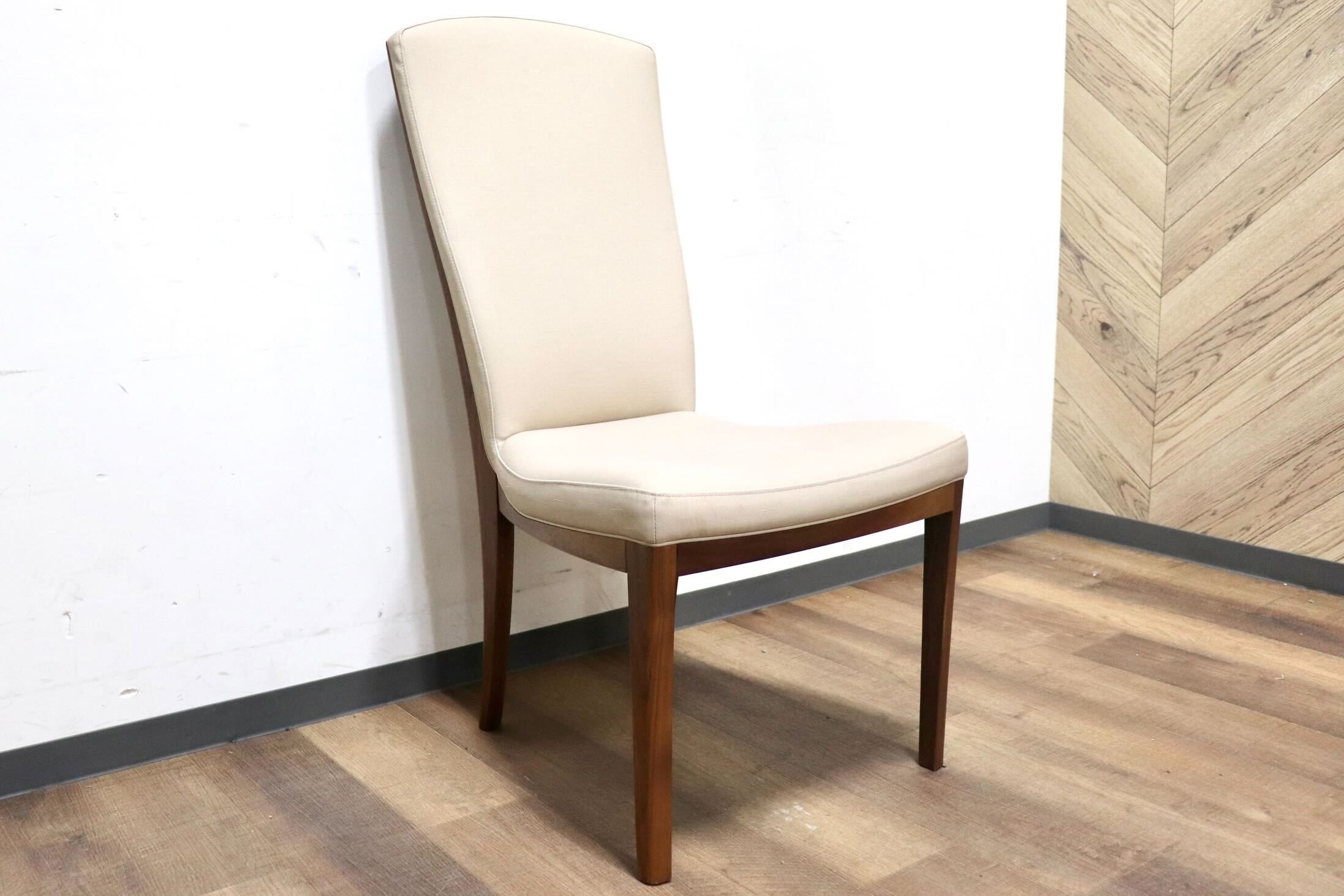 GMHH209C○karimoku / カリモク CT7855 ダイニングチェア 食卓椅子 アームレスチェア 椅子 合皮 国産家具 モダン 定価約8.1万 展示品