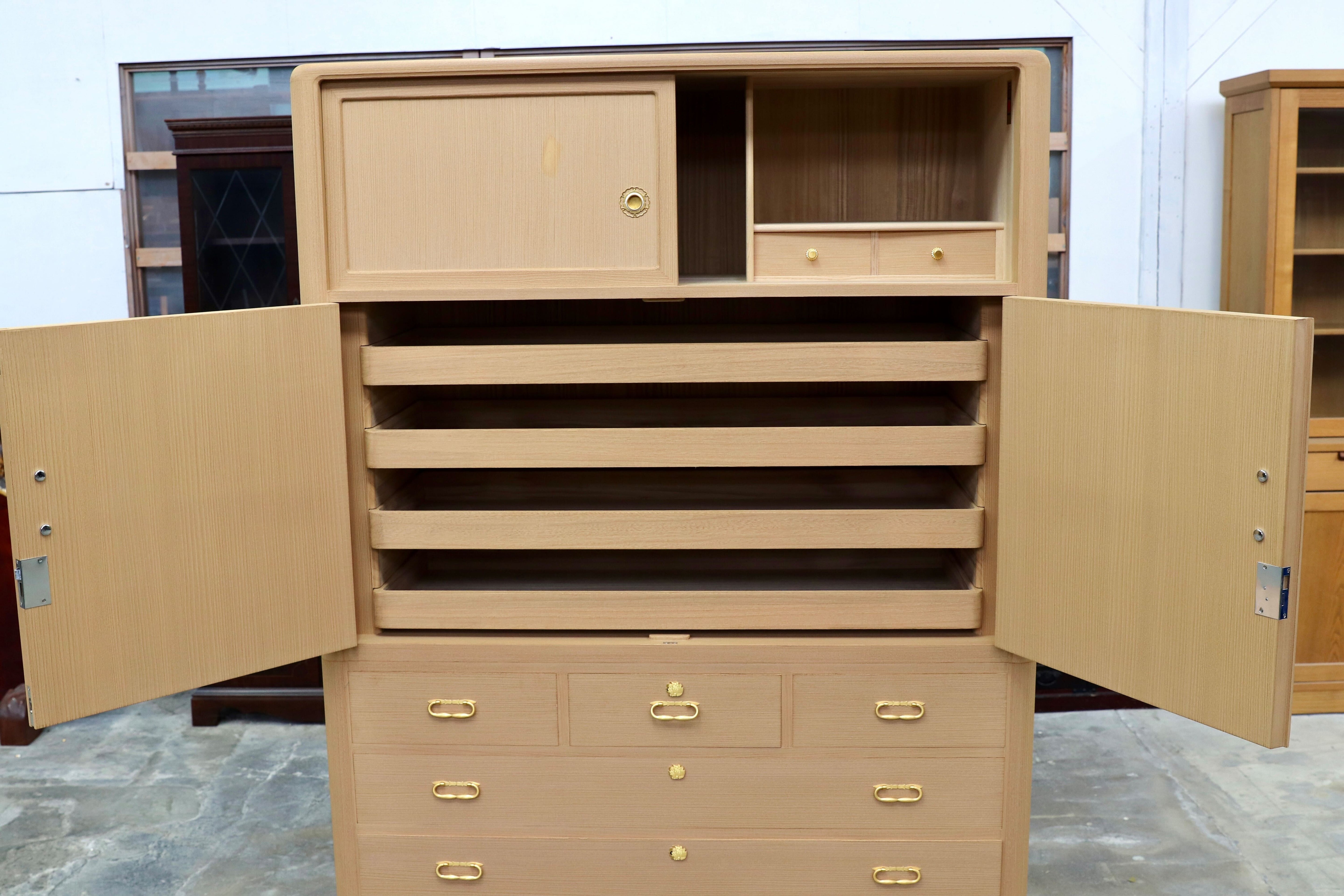 GMIS313○伝統工芸士 岡本国昭 紀州箪笥 和箪笥 着物箪笥 作家物 桐箪笥 和室 衣装箪笥 座敷 最高級 家具