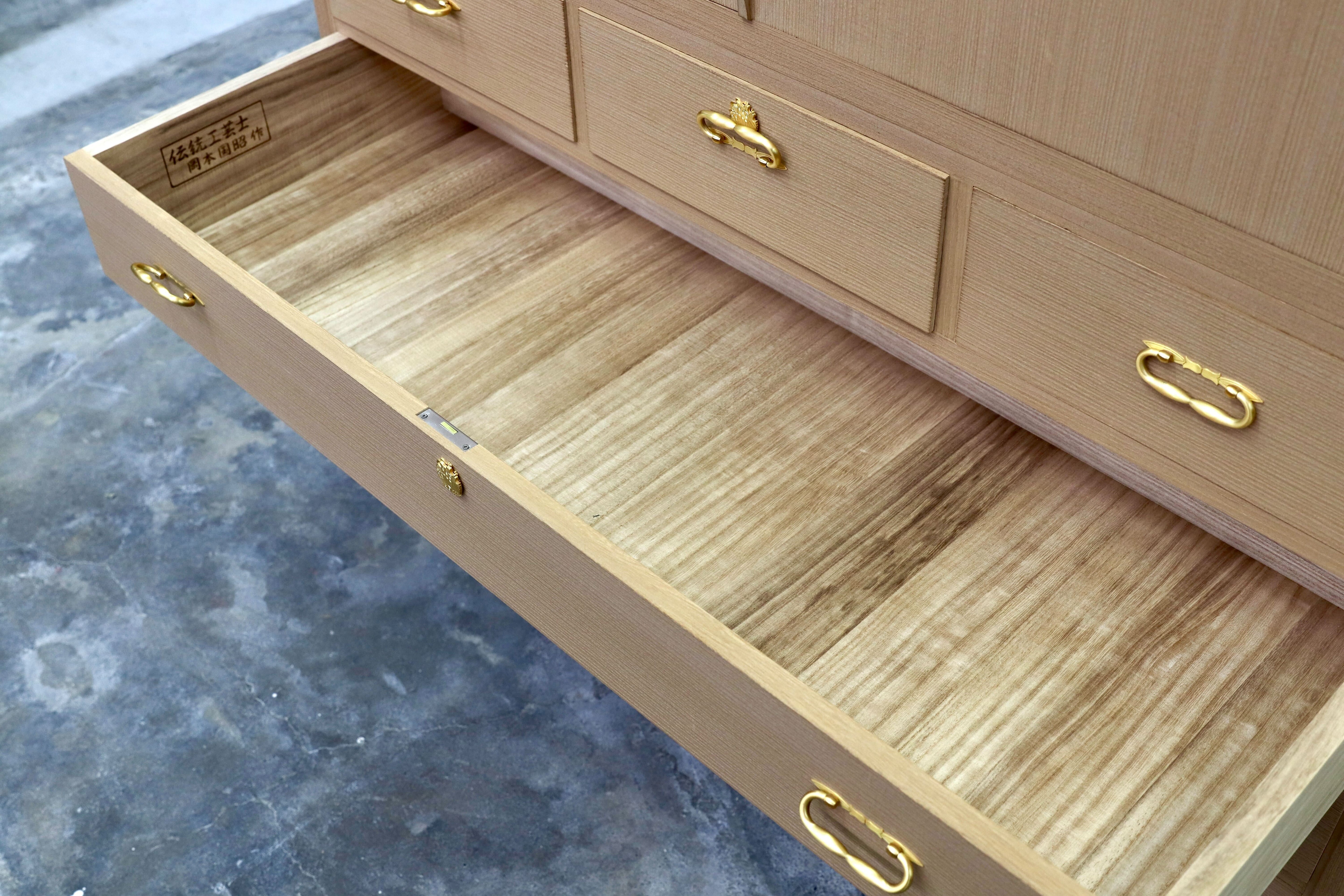 GMIS313○伝統工芸士 岡本国昭 紀州箪笥 和箪笥 着物箪笥 作家物 桐箪笥 和室 衣装箪笥 座敷 最高級 家具