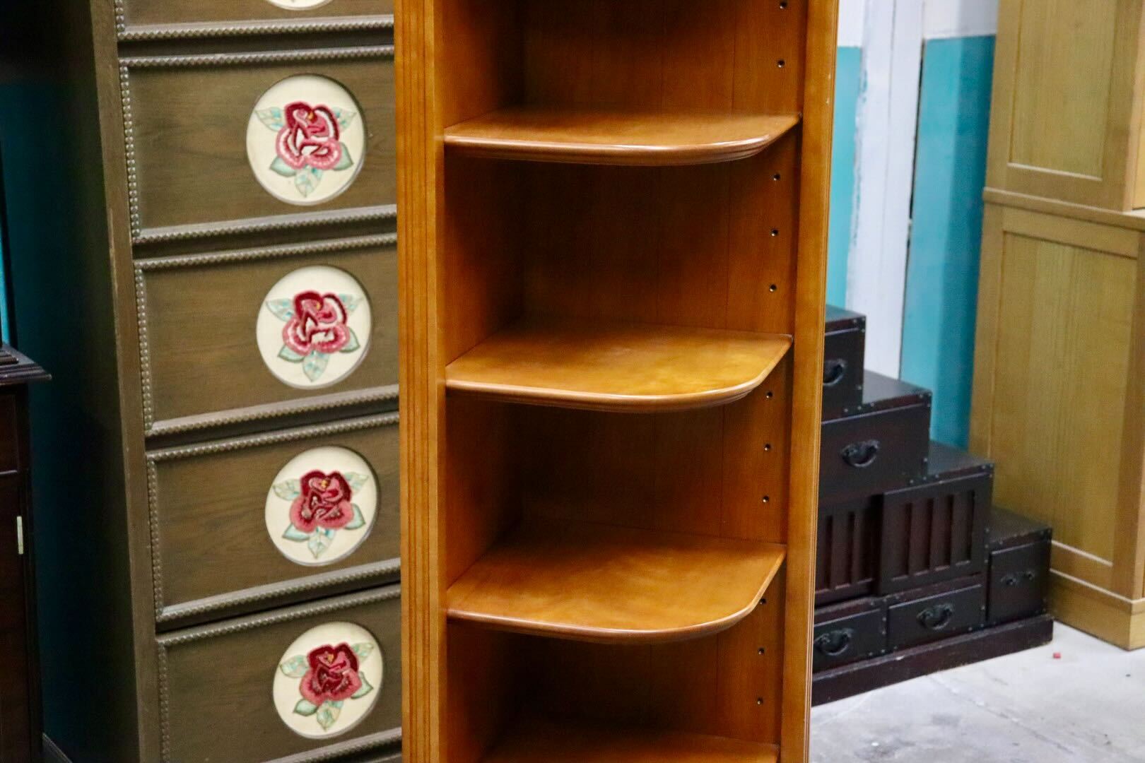 GMIS323○横浜ダニエル / DANIEL コーナーラック 飾り棚 シェルフ リビング収納 アーリーアメリカン 樺桜 無垢 定価約27.4万 美品